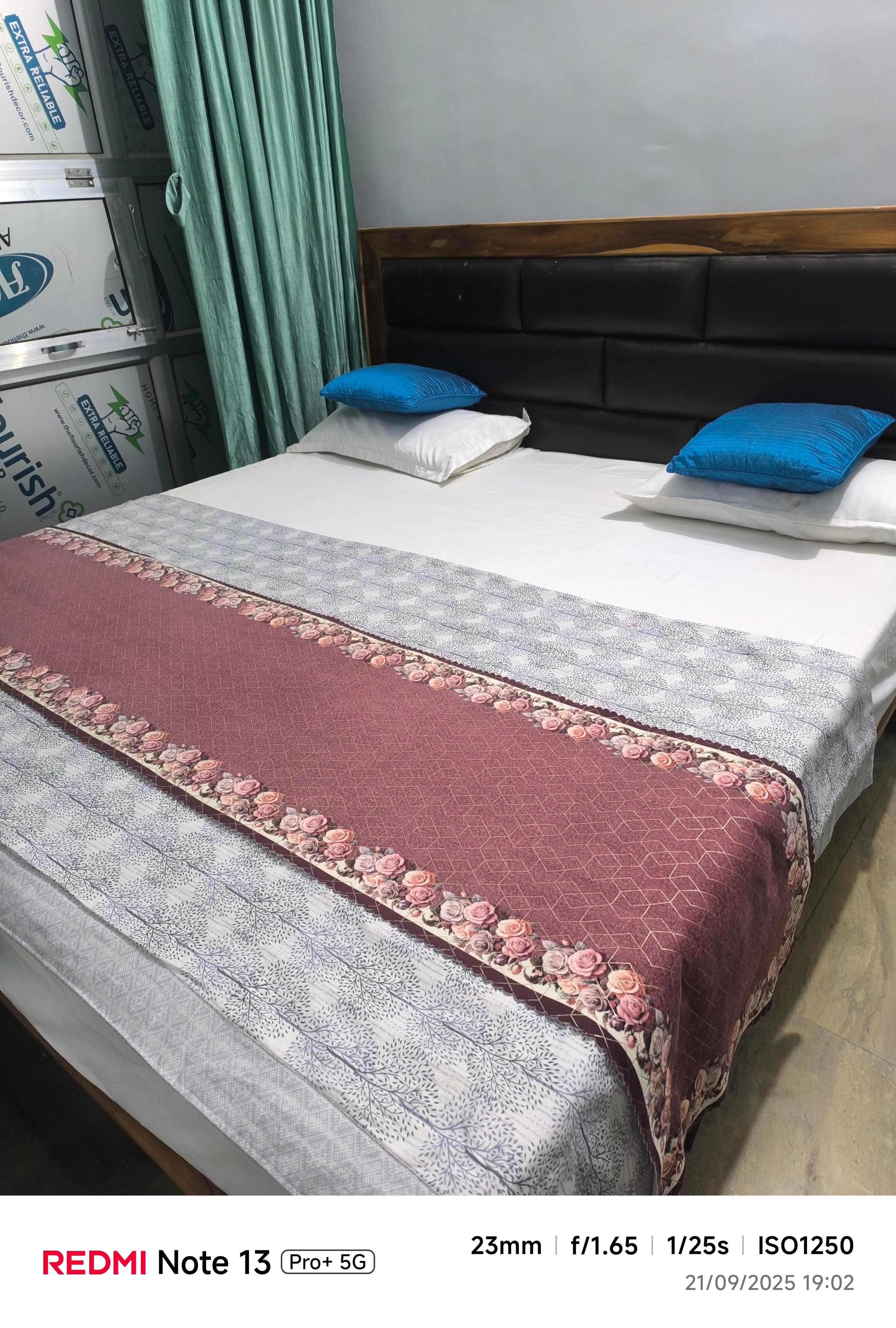 Prateek Stays | 3 Km Drive to Ramjanmbhoomi