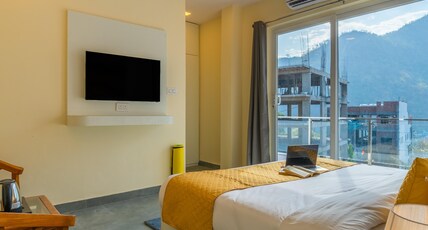 The Social Stays Rishikesh Room Type - Deluxe Room with Mountain View