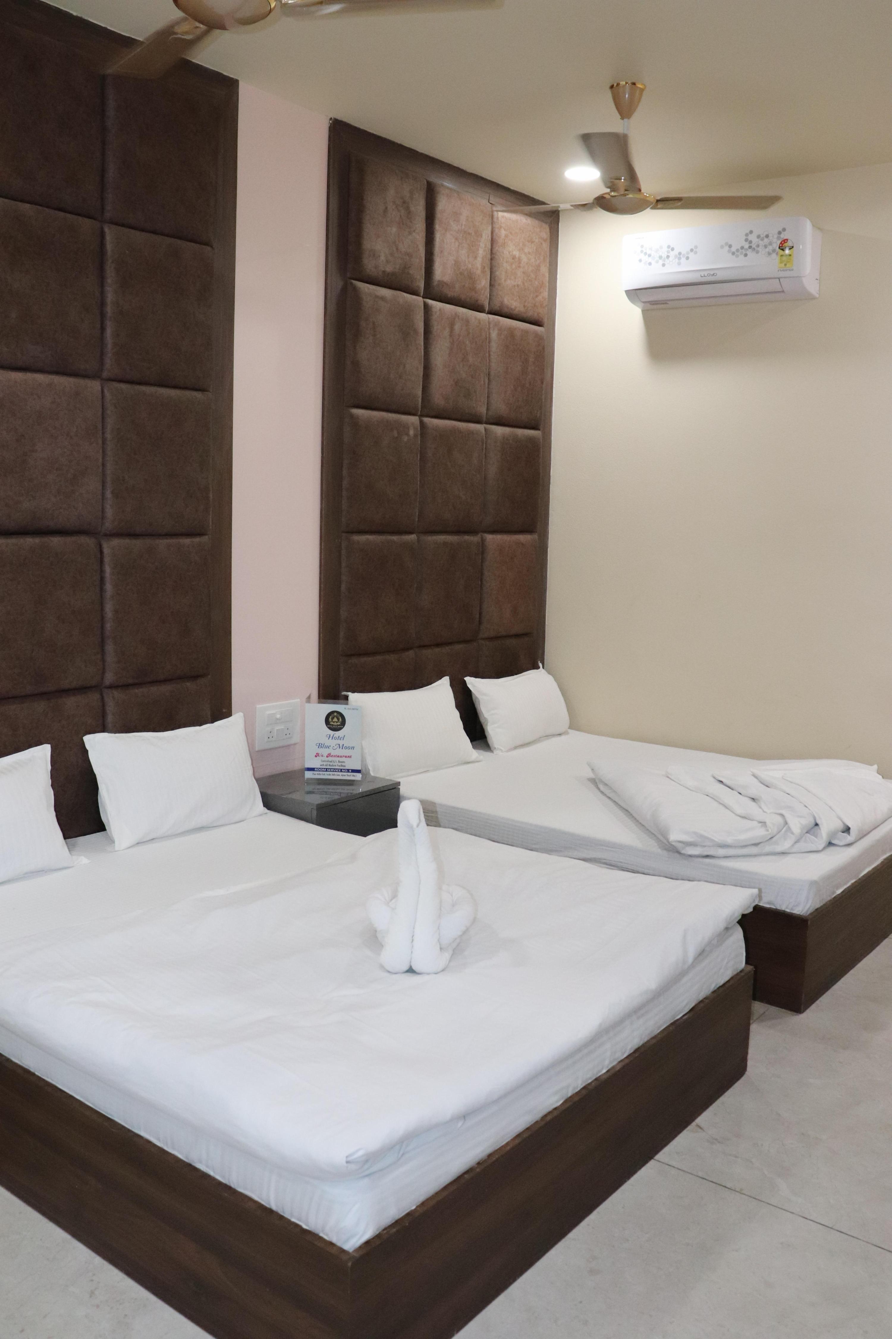 Hotel Blue Moon Room Type - Deluxe Triple bed Ac Room