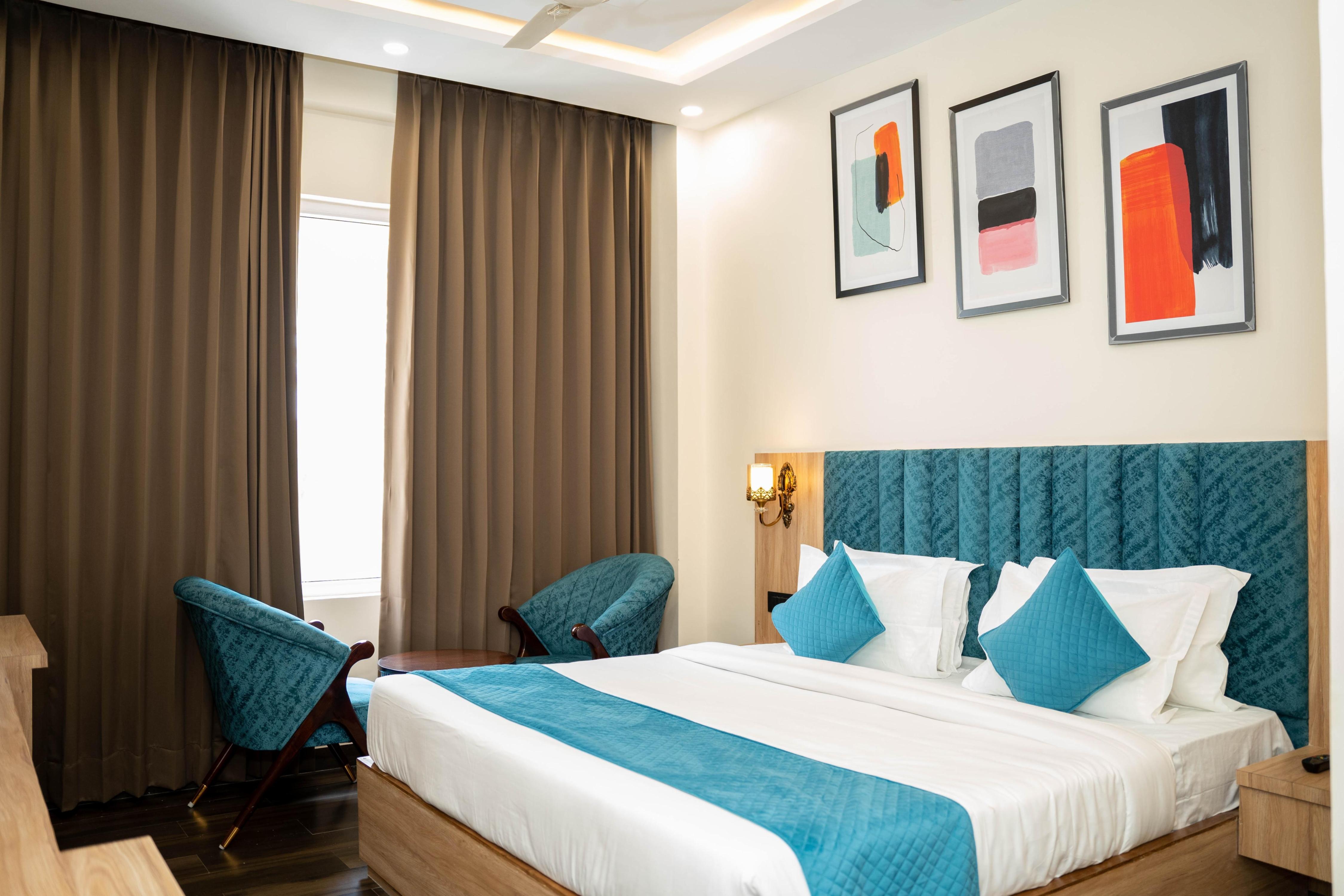 Hotel W Grand - A Boutique Hotel Room Type - Deluxe Room with Work Desk