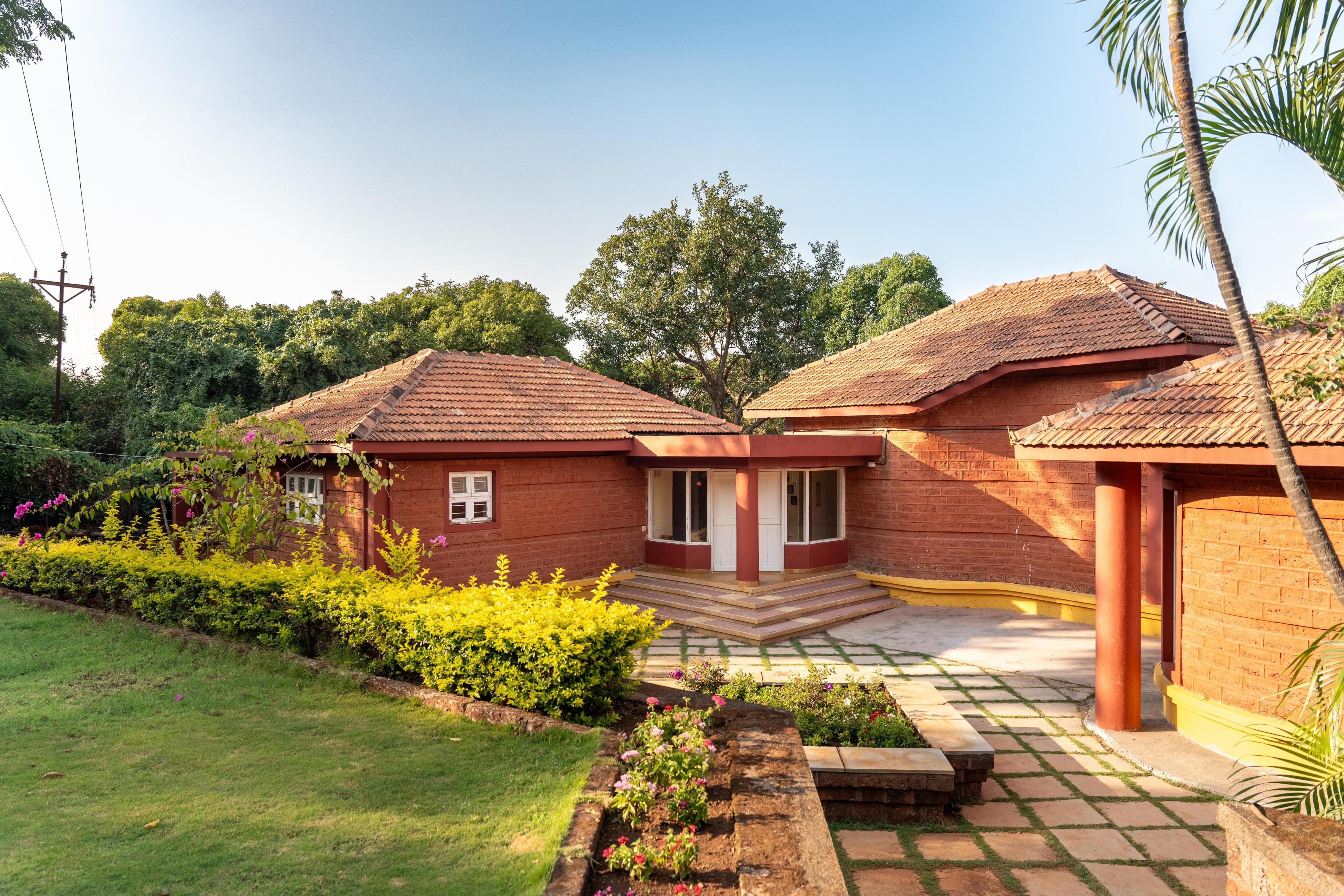 SaffronStays Garnet House