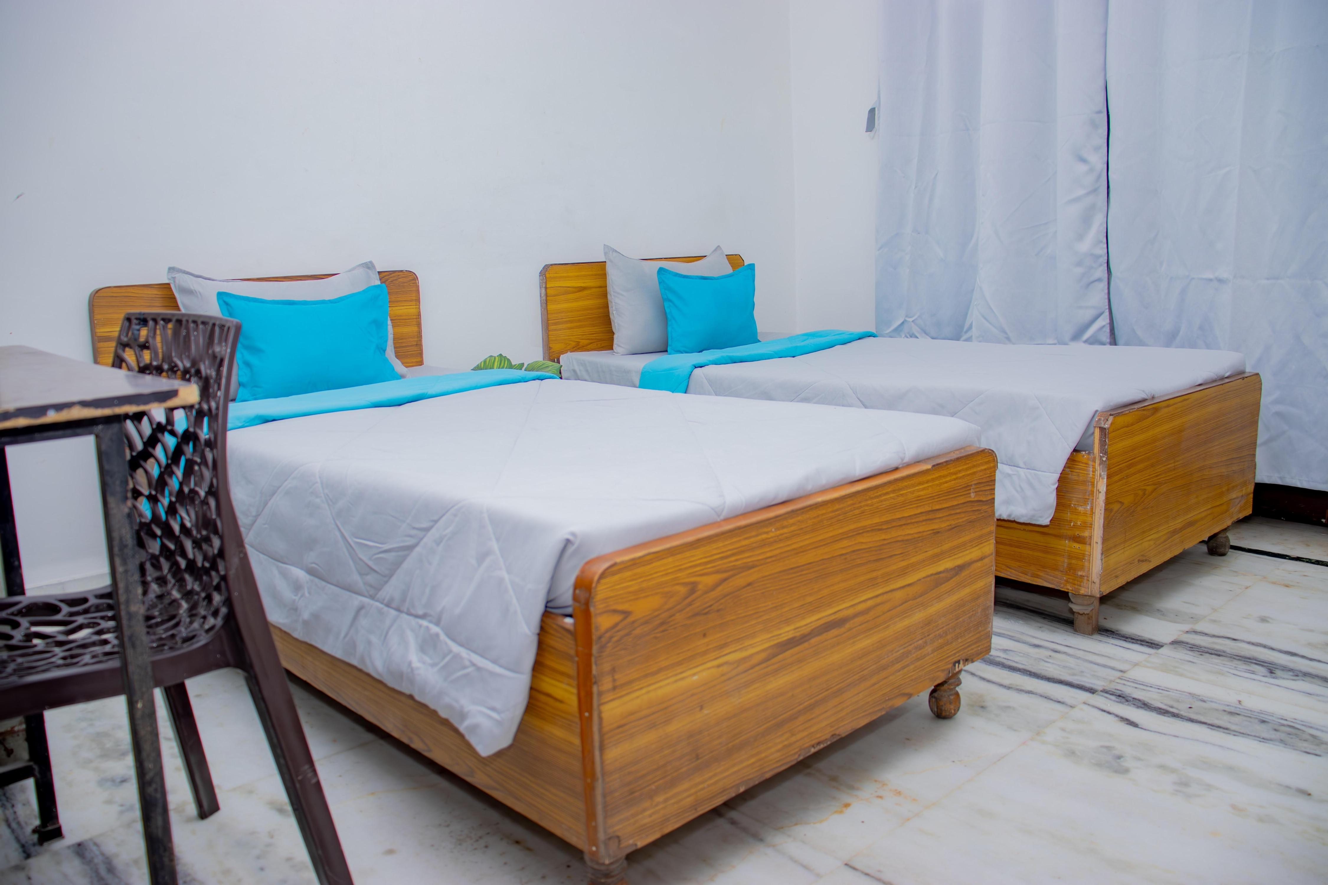 Z Express Cherry - Tap to explore photos