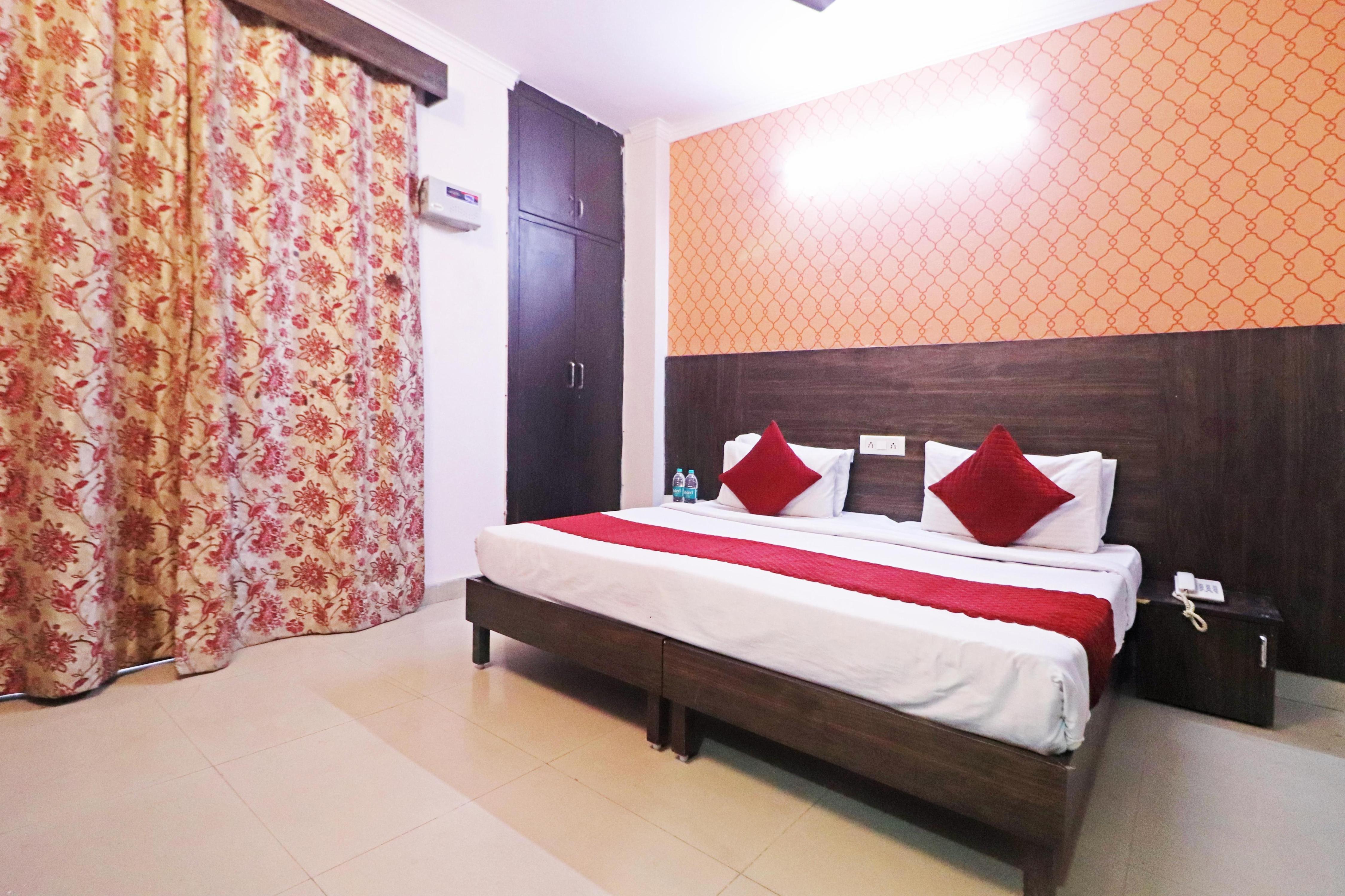 Mauryan The Nines, Dashrathpuri Metro Room Type - Deluxe Room Mauryan The Nines, Dashrathpuri Metro Room Type - Deluxe Room