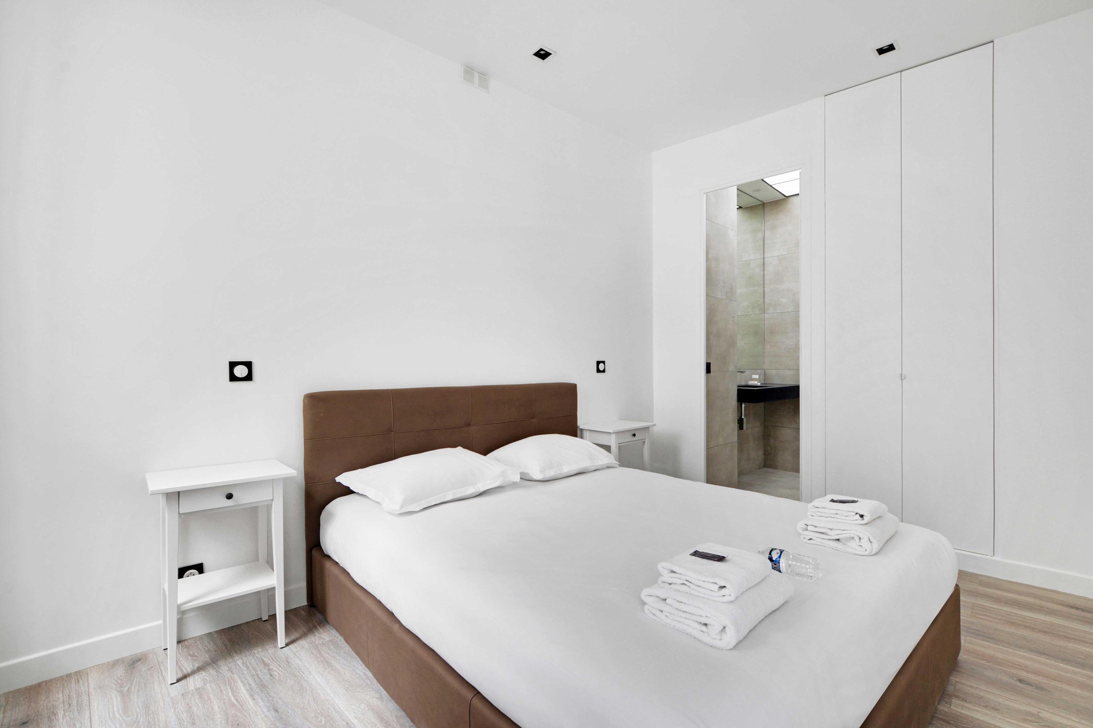 Superb apartment with hammam -4BR-12P- Bastille - Tap to explore photos