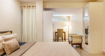 Sliceinn Kwan Room Type - G3 - Master bedroom with attached bathroom & shared balcony