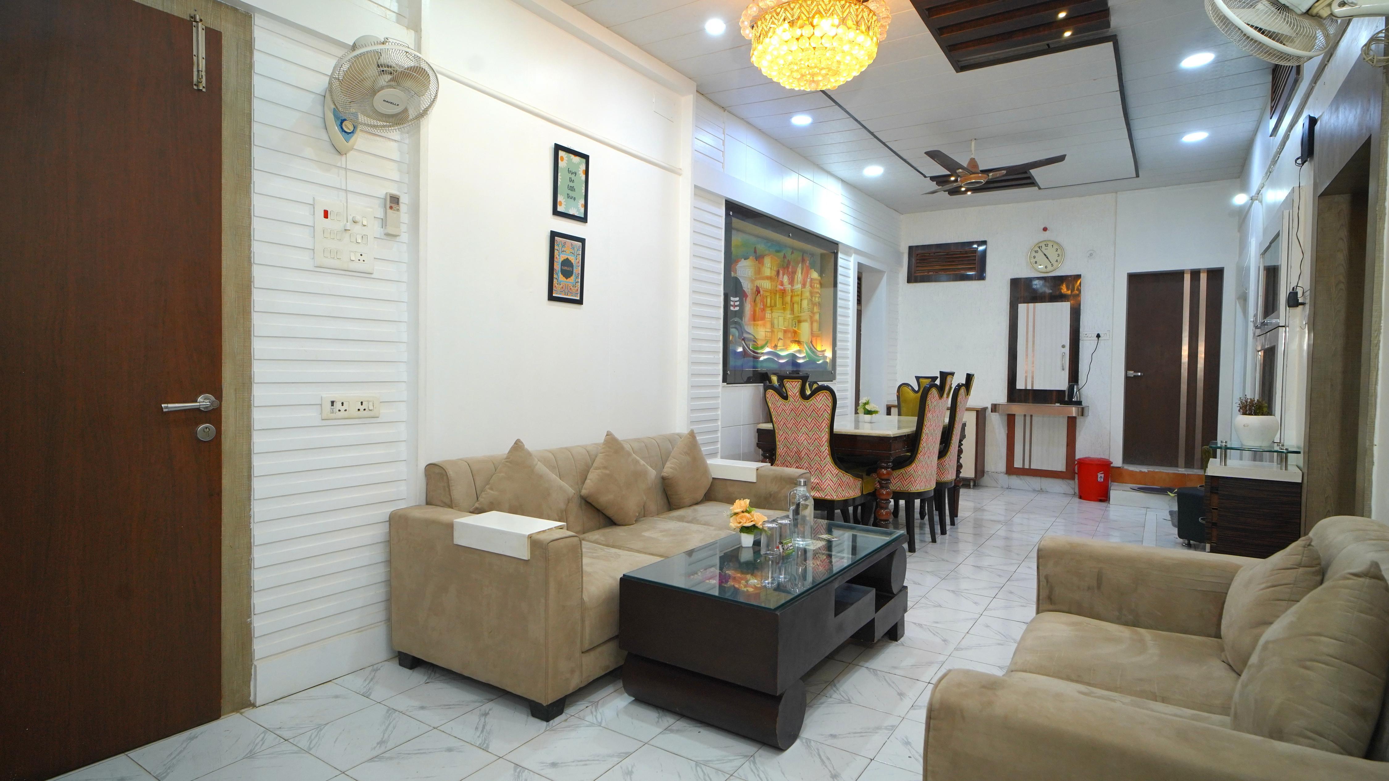 Raahi | Entire 4BHK Near Kashi Vishwanath - Tap to explore photos
