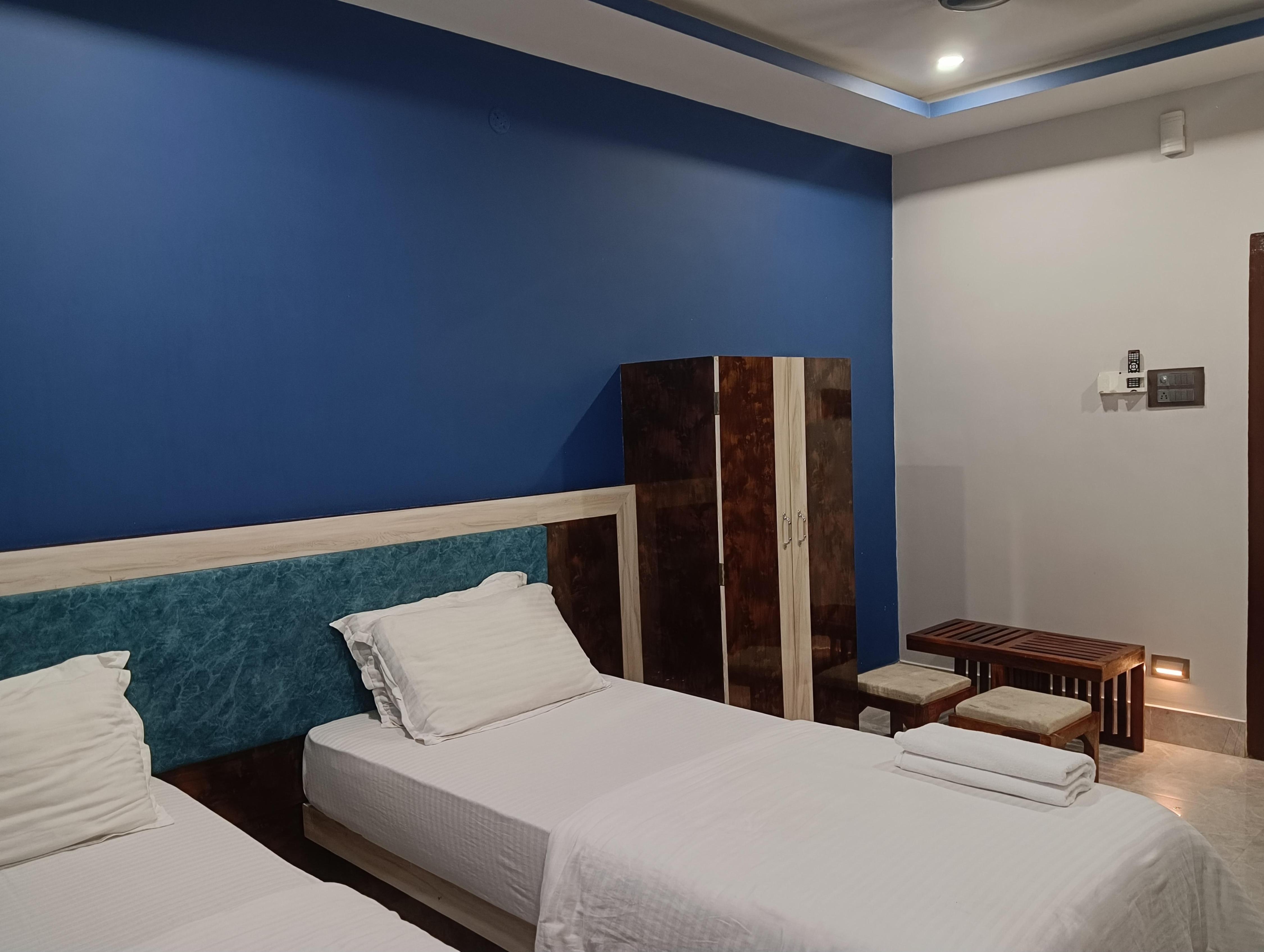 Hotel Rockman Room Type - Super Deluxe (Twin Bed)