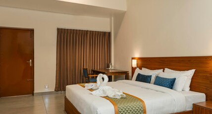 Sri Ramakrishna Hotel Room Type - Deluxe Double Room A.C