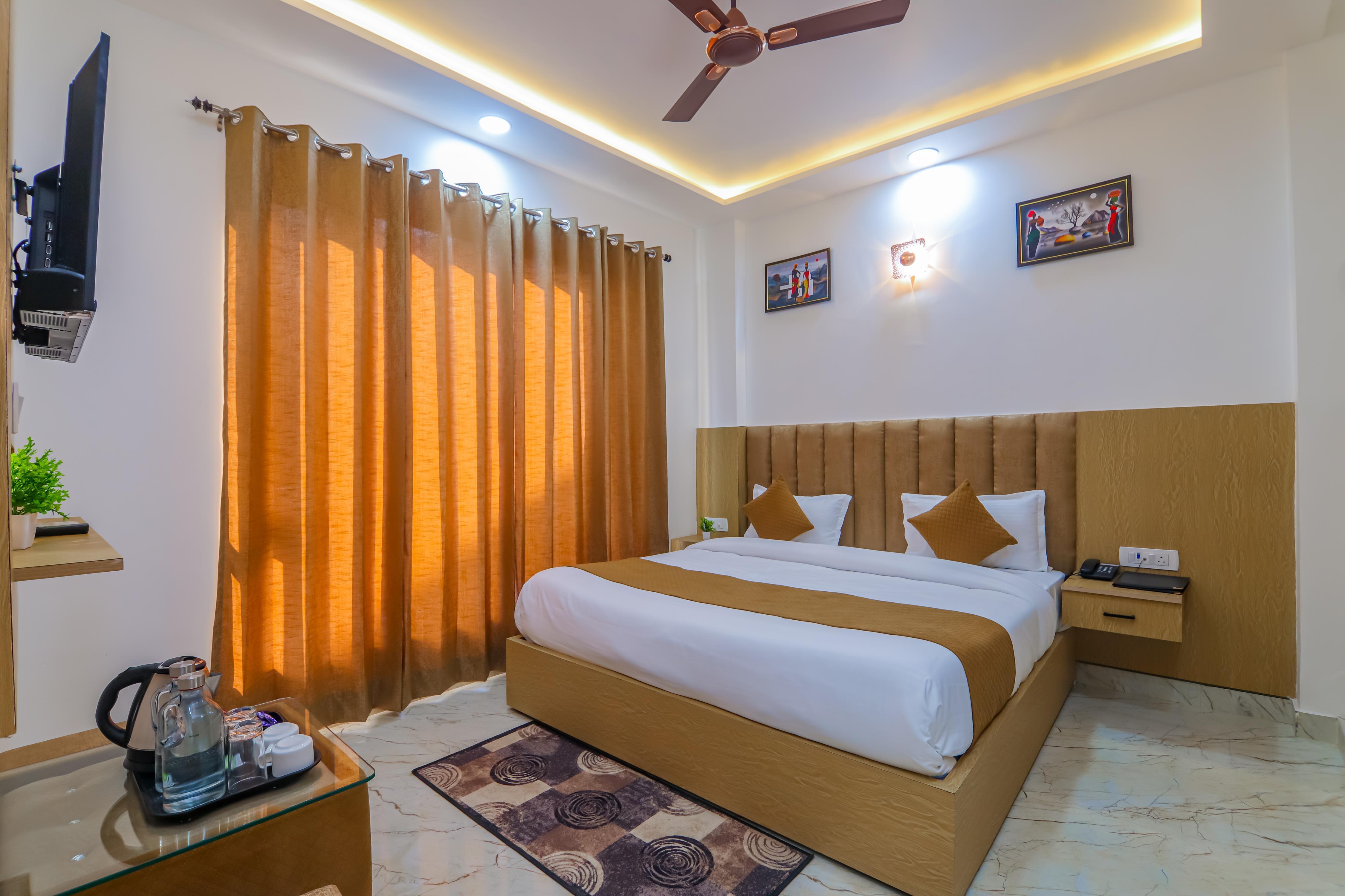 Hotel Ganga Stone - Tap to explore photos