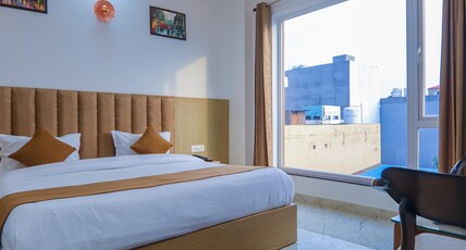 Hotel Ganga Stone Room Type - DOUBLE BED SUPER DELUXE