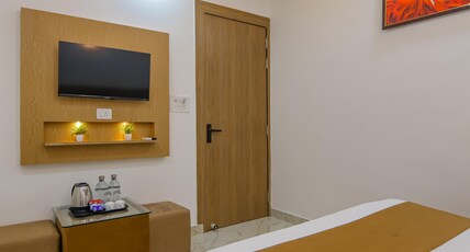 Hotel Ganga Stone Room Type - DOUBLE BED DELUXE