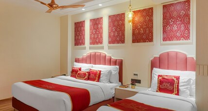 Red Martin 2 Min Walk from Golden Temple Room Type - Triple Bed Room