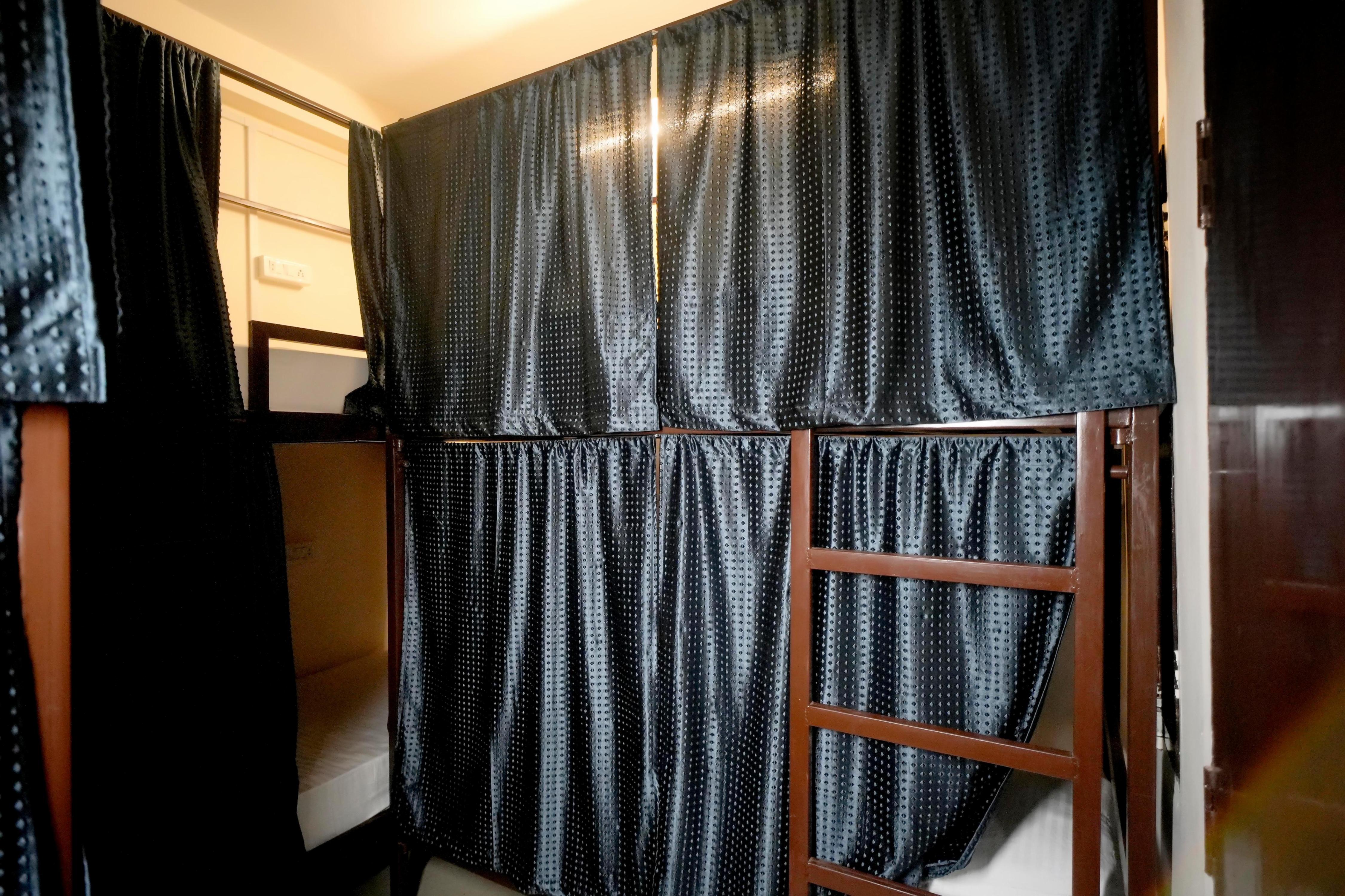 Banaras Gully House | Dorms & Rooms Room Type - Bed in 6-Bed AC Female Dormitory
