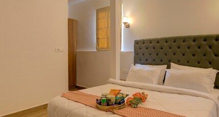 Sandane Homes Room Type - Deluxe King Room