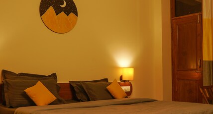 Firefly Room Type - Standard Mountain View Room