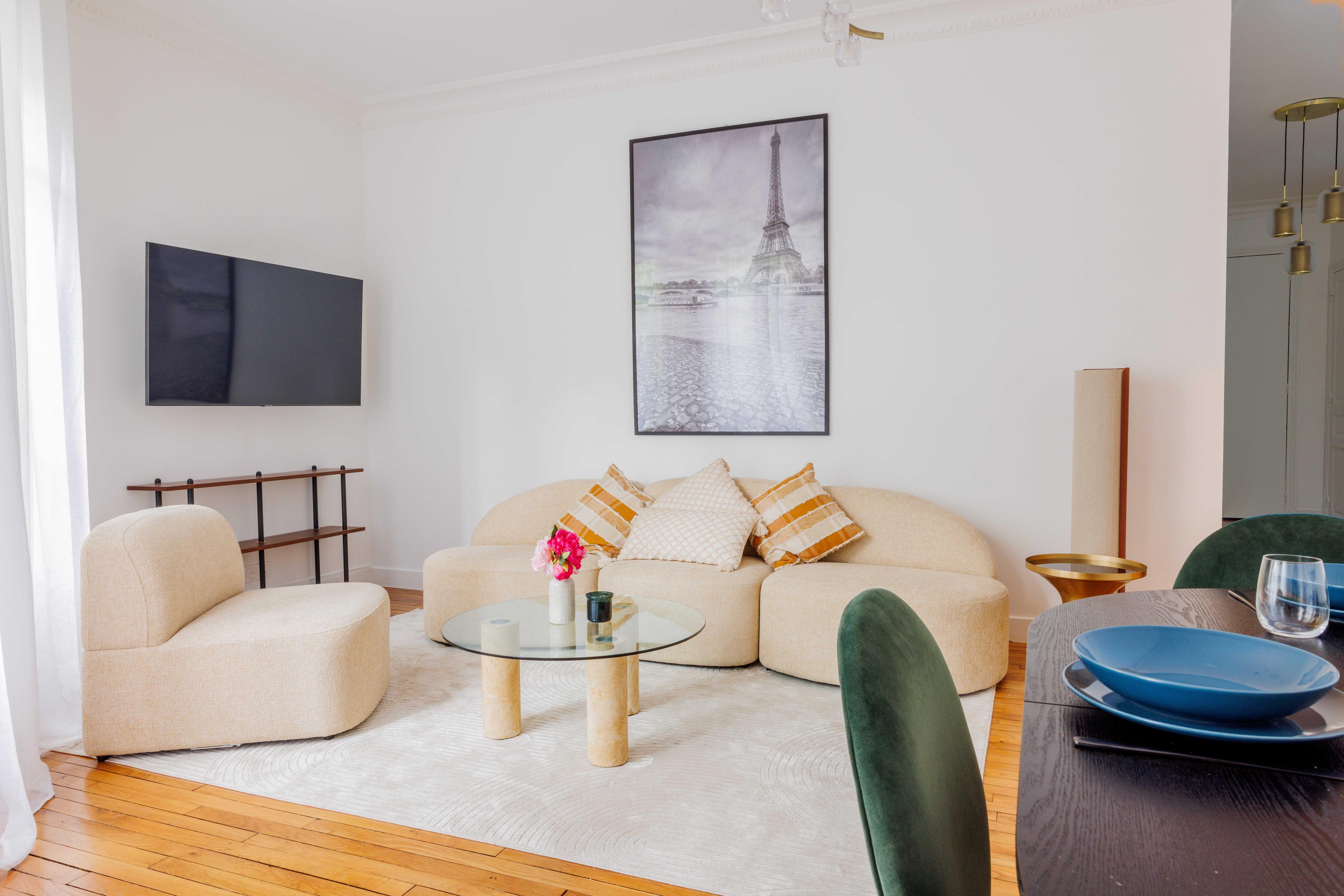 Charming apartment - 2BR/4P - Beaugrenelle Room Type - Charming apartment - 2BR/4P - Beaugrenelle