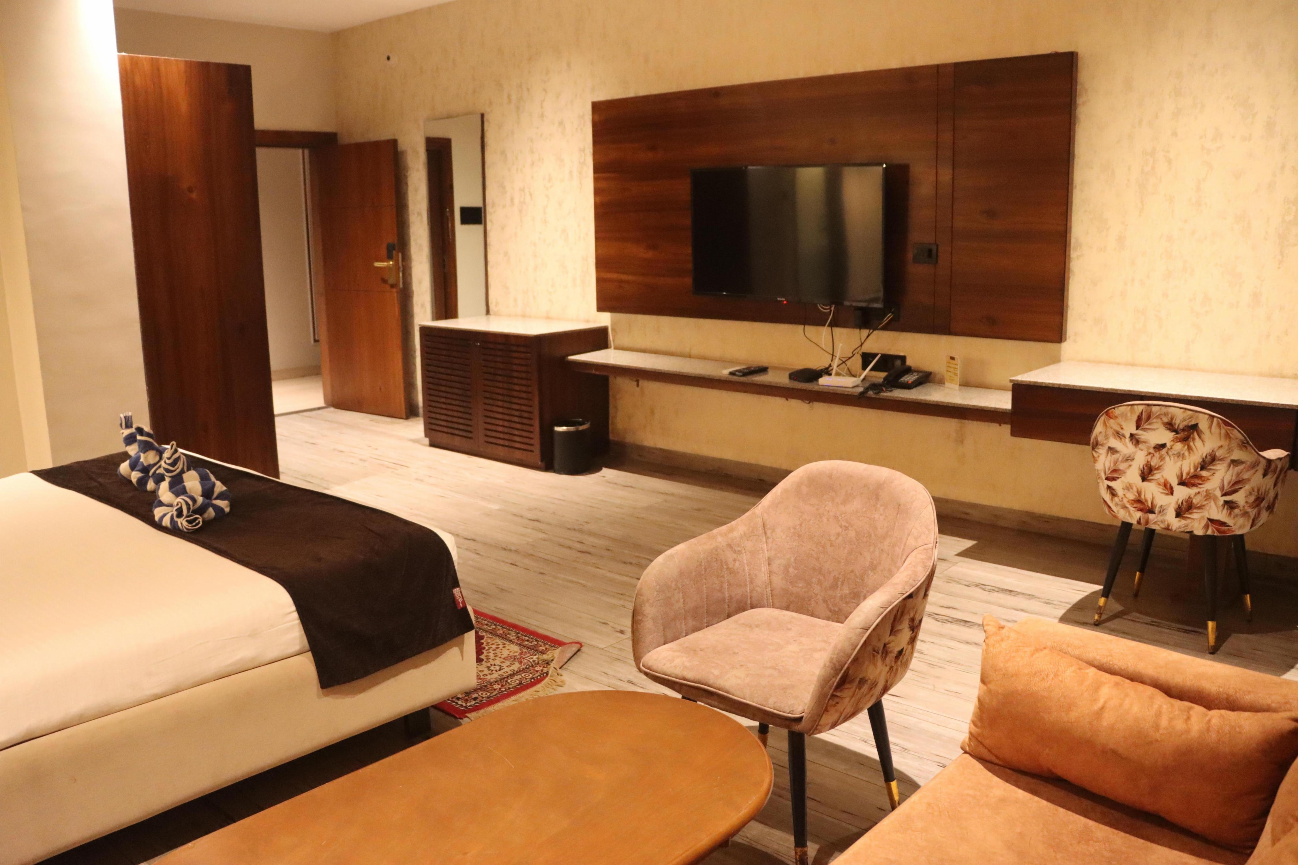 Motel Bilaspur City - Tap to explore photos