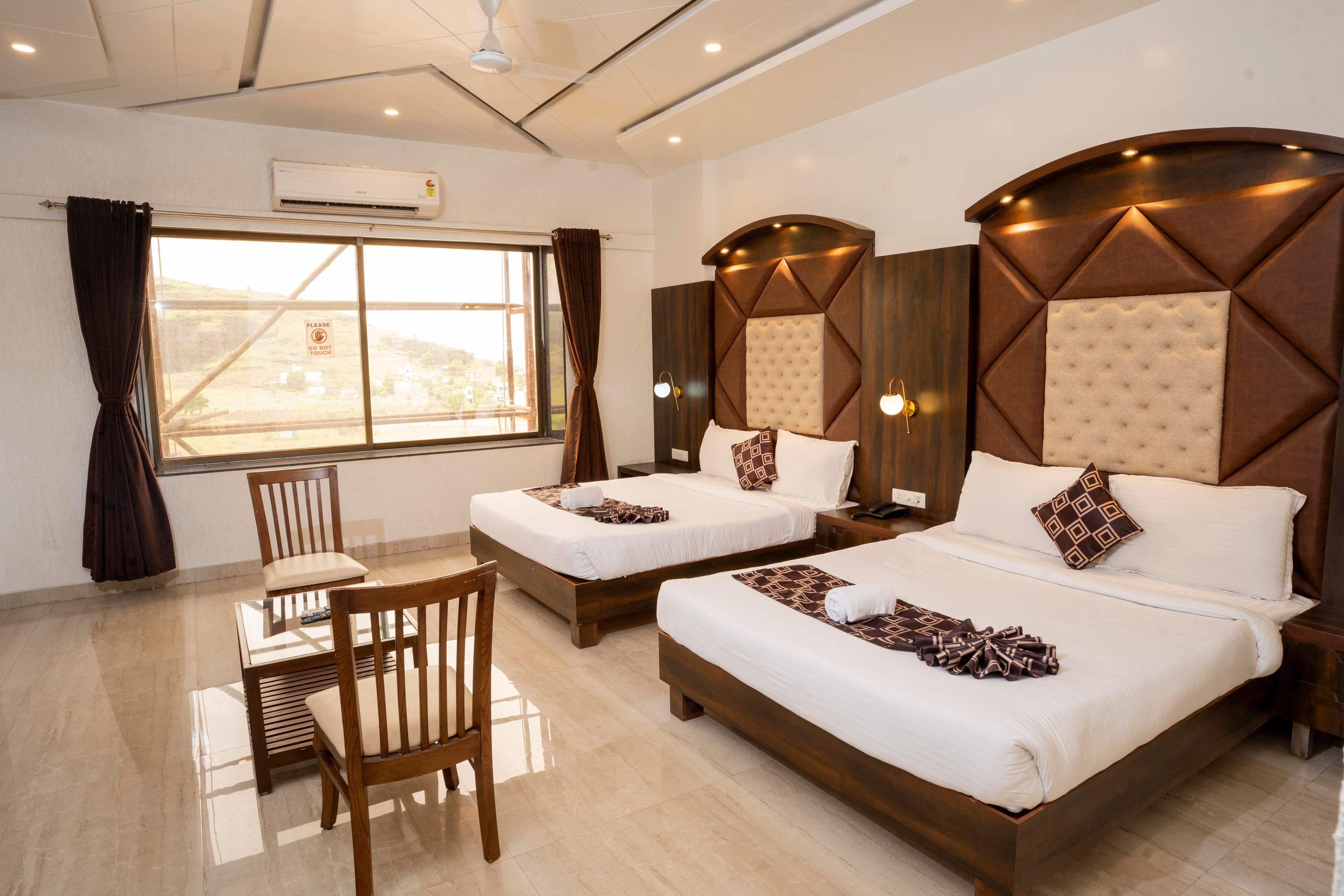 HOTEL GRAND SAROVAR Room Type - Super Deluxe Room