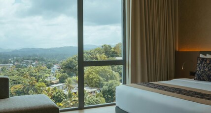 Kandy Myst by Cinnamon Room Type - Deluxe Mountain View King Room - Heated Pool Access, Discounts on Food and Beverages, Early Check In Kandy Myst by Cinnamon Room Type - Deluxe Mountain View King Room - Heated Pool Access, Discounts on Food and Beverages, Early Check In