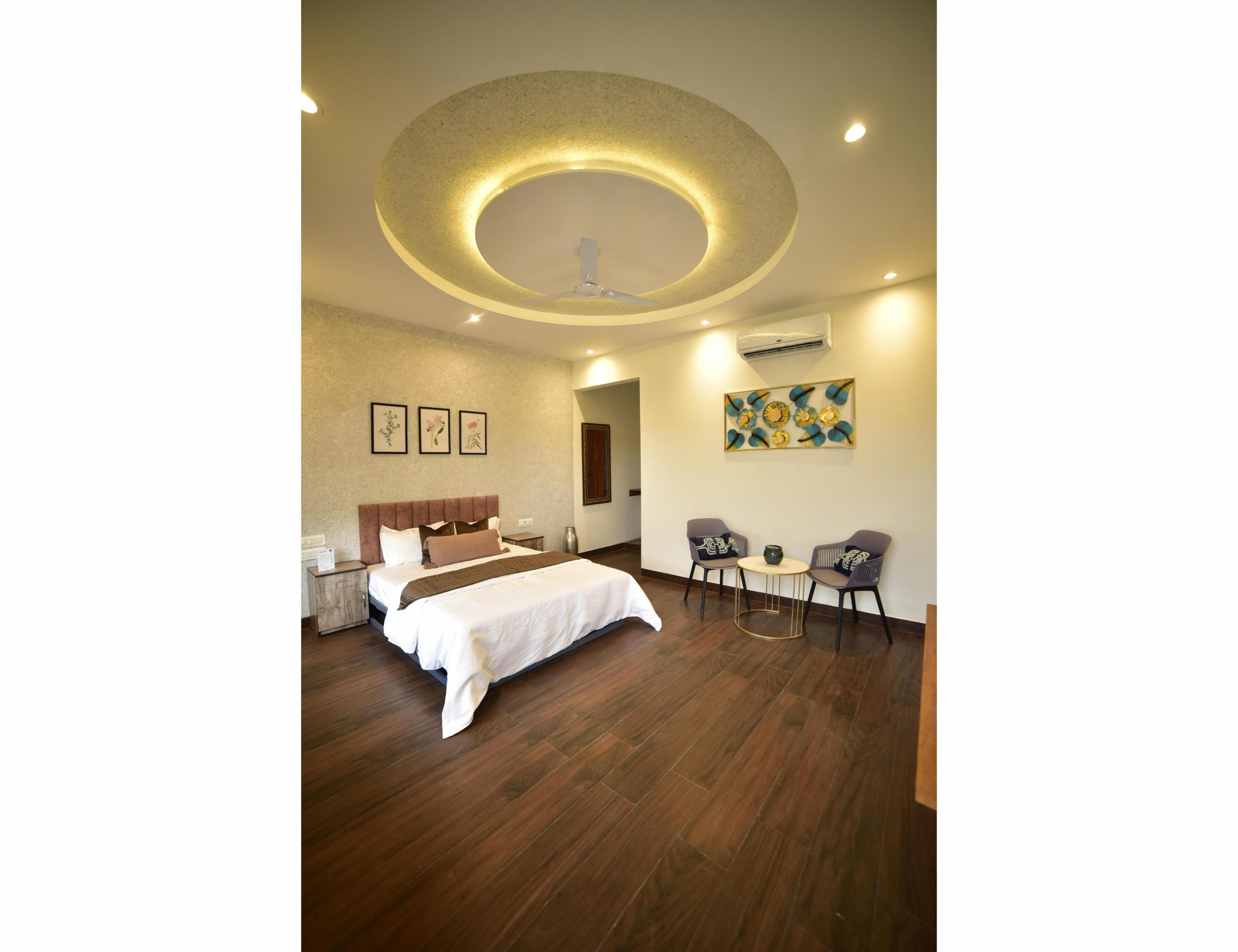 WOODSIDE - Tap to explore photos