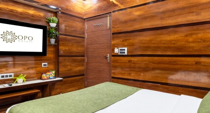 OPO Essential Rodali Karol Bagh Room Type - Deluxe Room