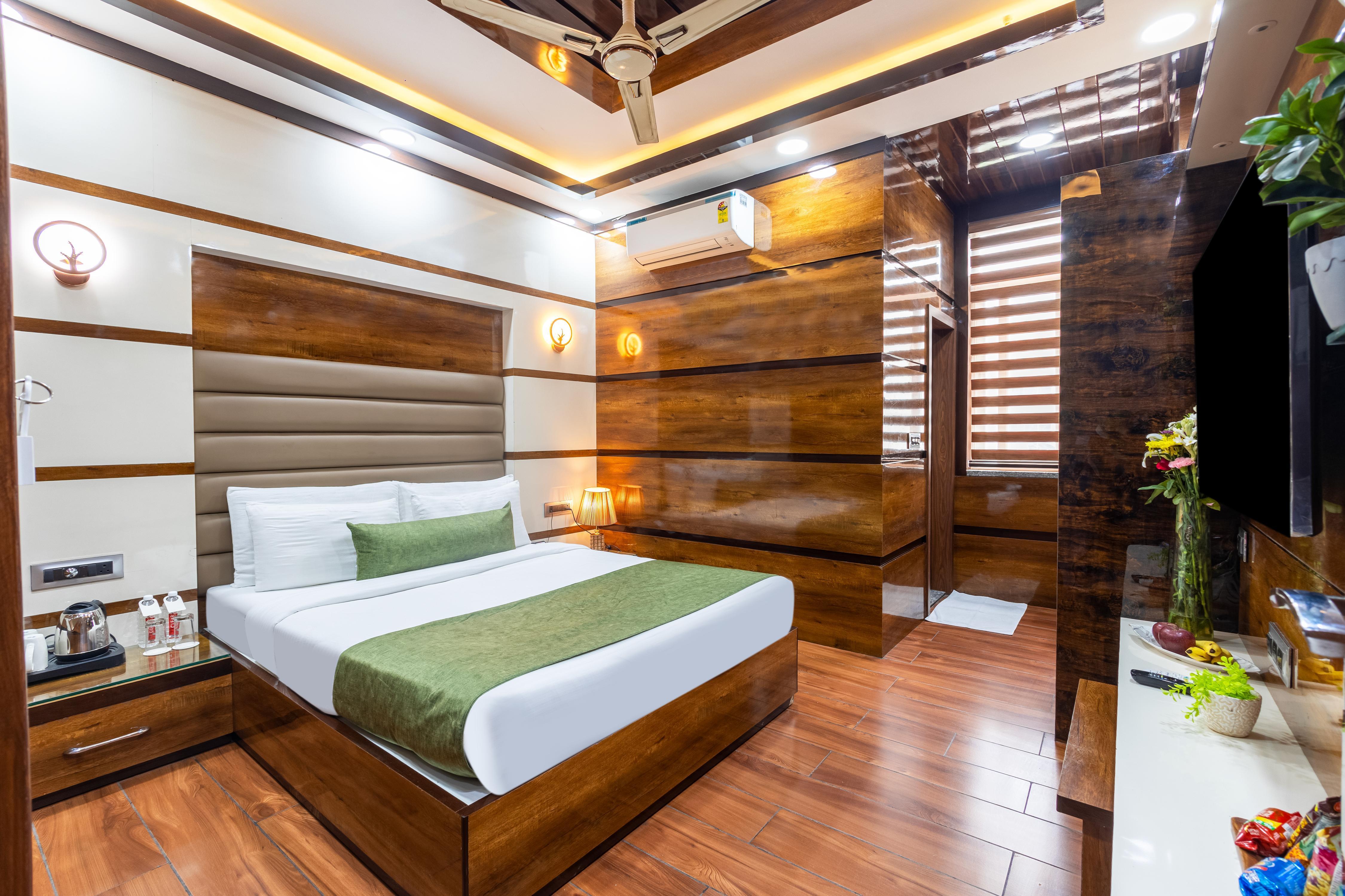 OPO Essential Rodali Karol Bagh Room Type - Executive Room