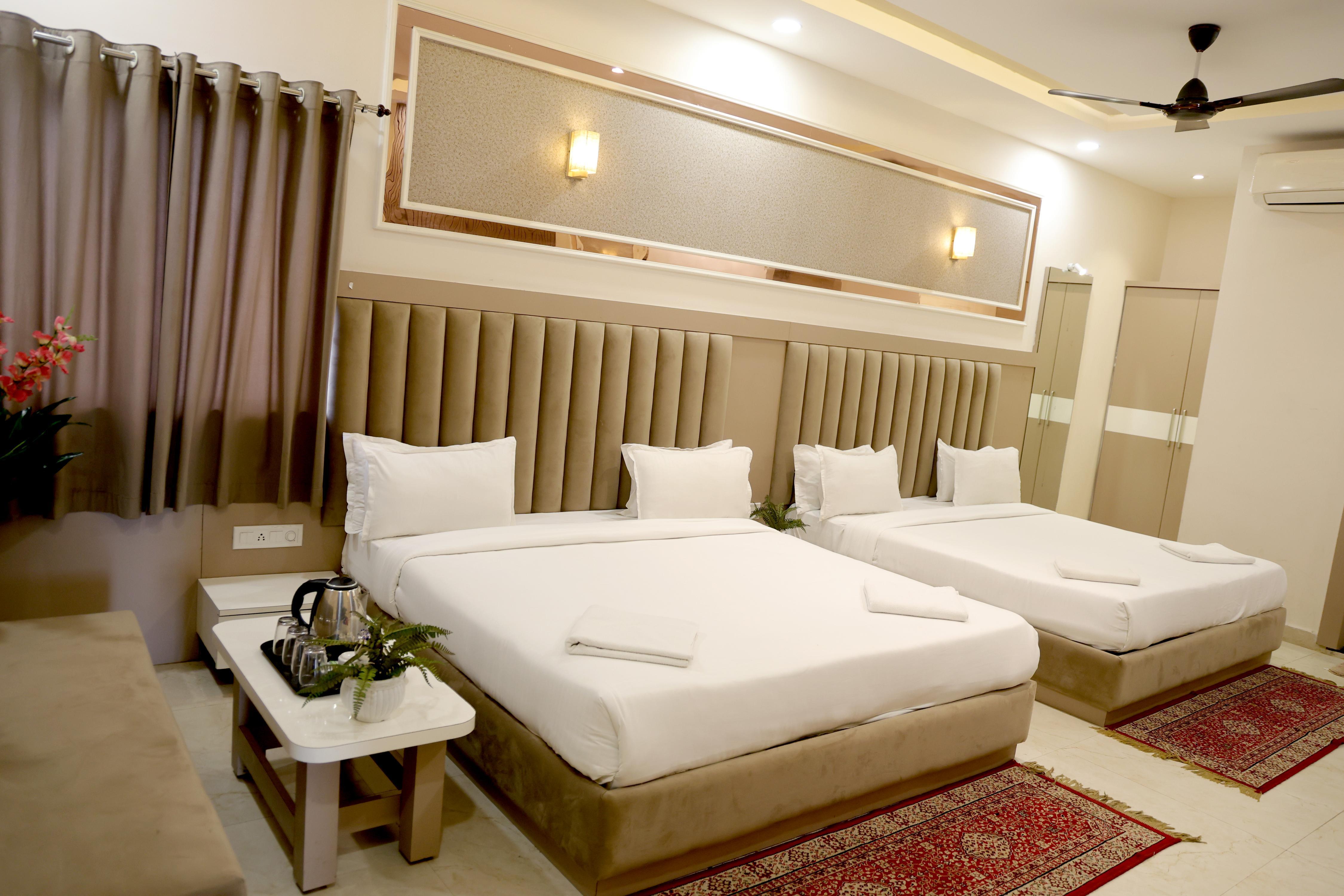 Hotel Nainas Palace Room Type - Four Bed Room