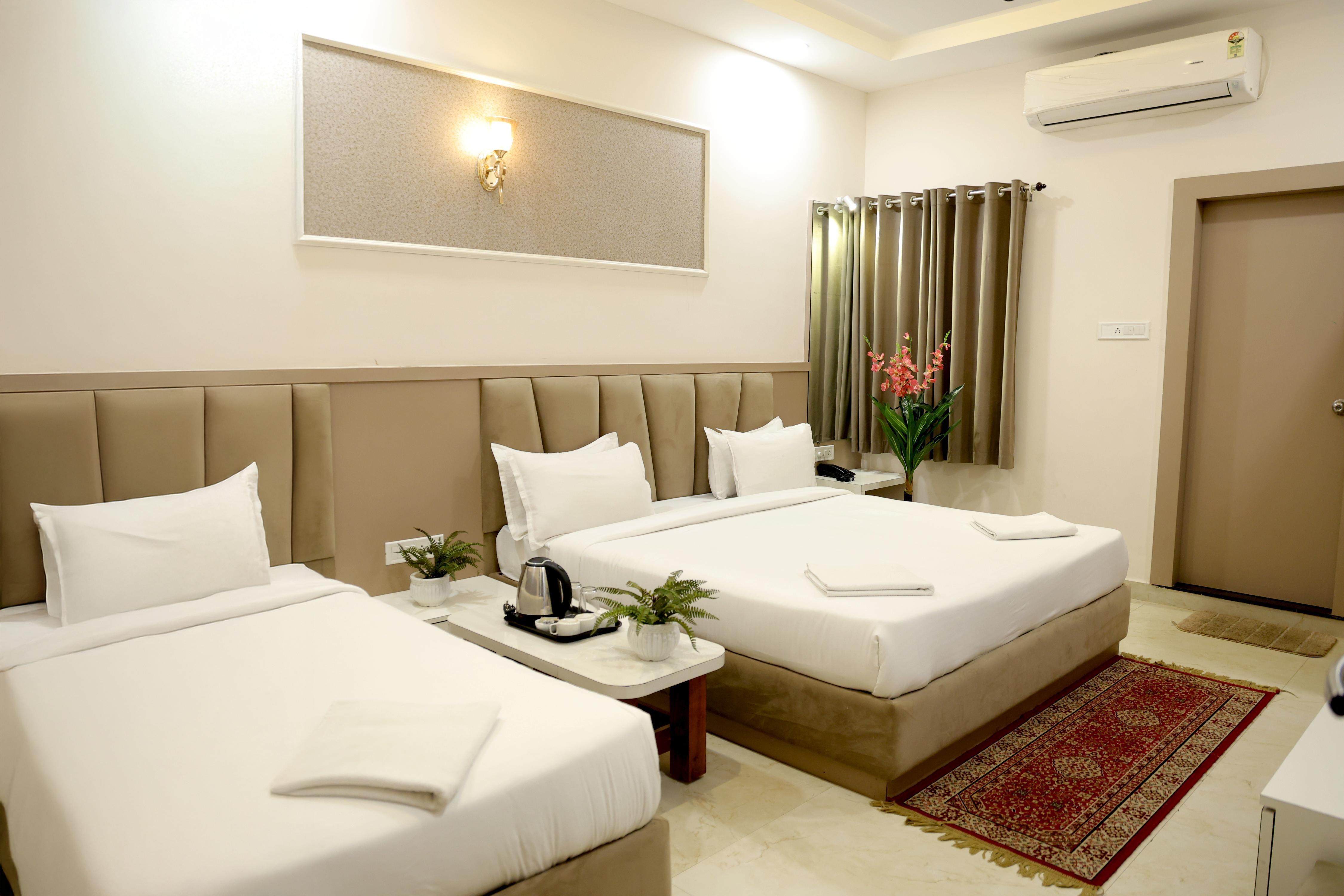 Hotel Nainas Palace Room Type - Triple Bed Room