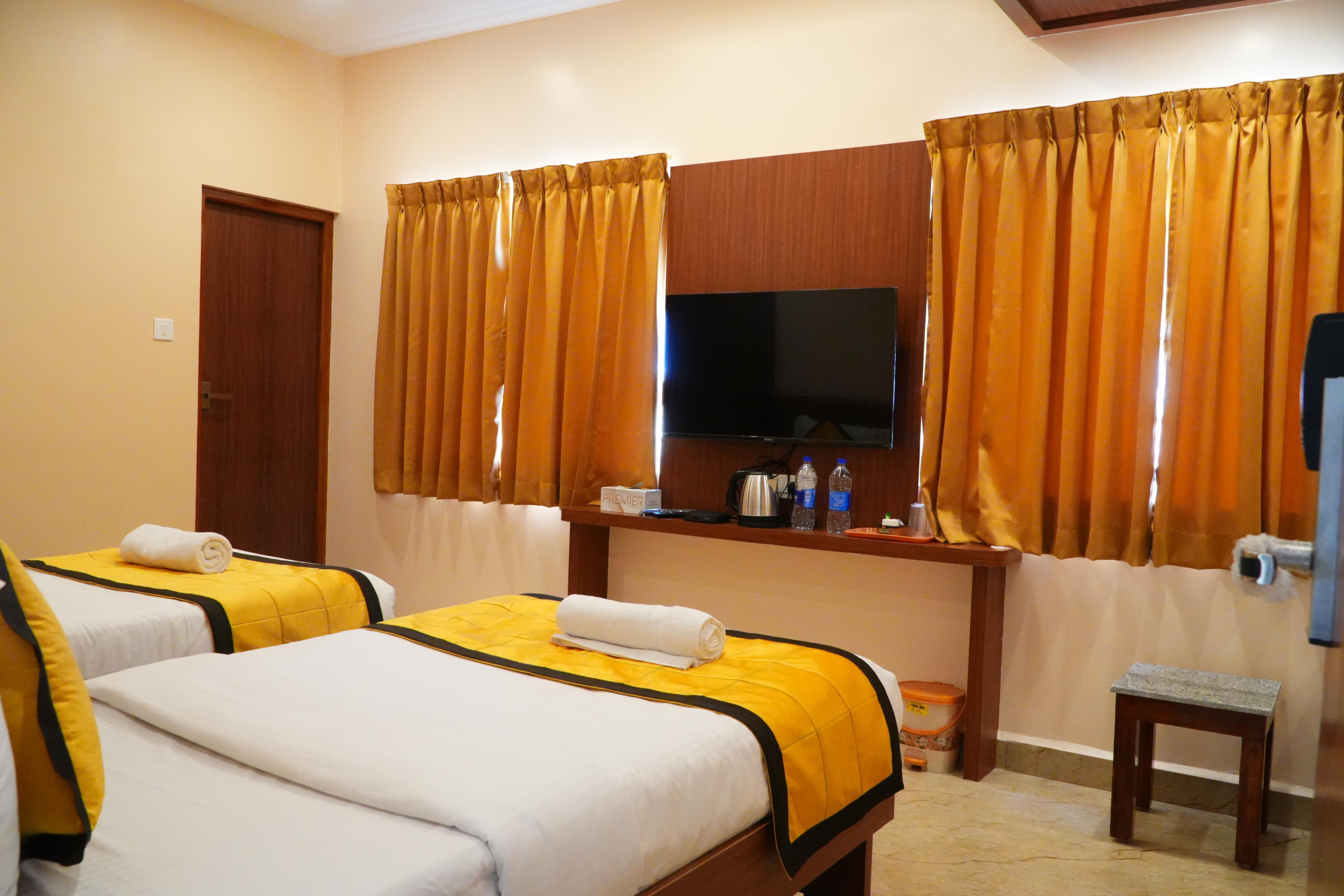 UJ PALLAZZIO Business Class Luxury Hotel - Tap to explore photos