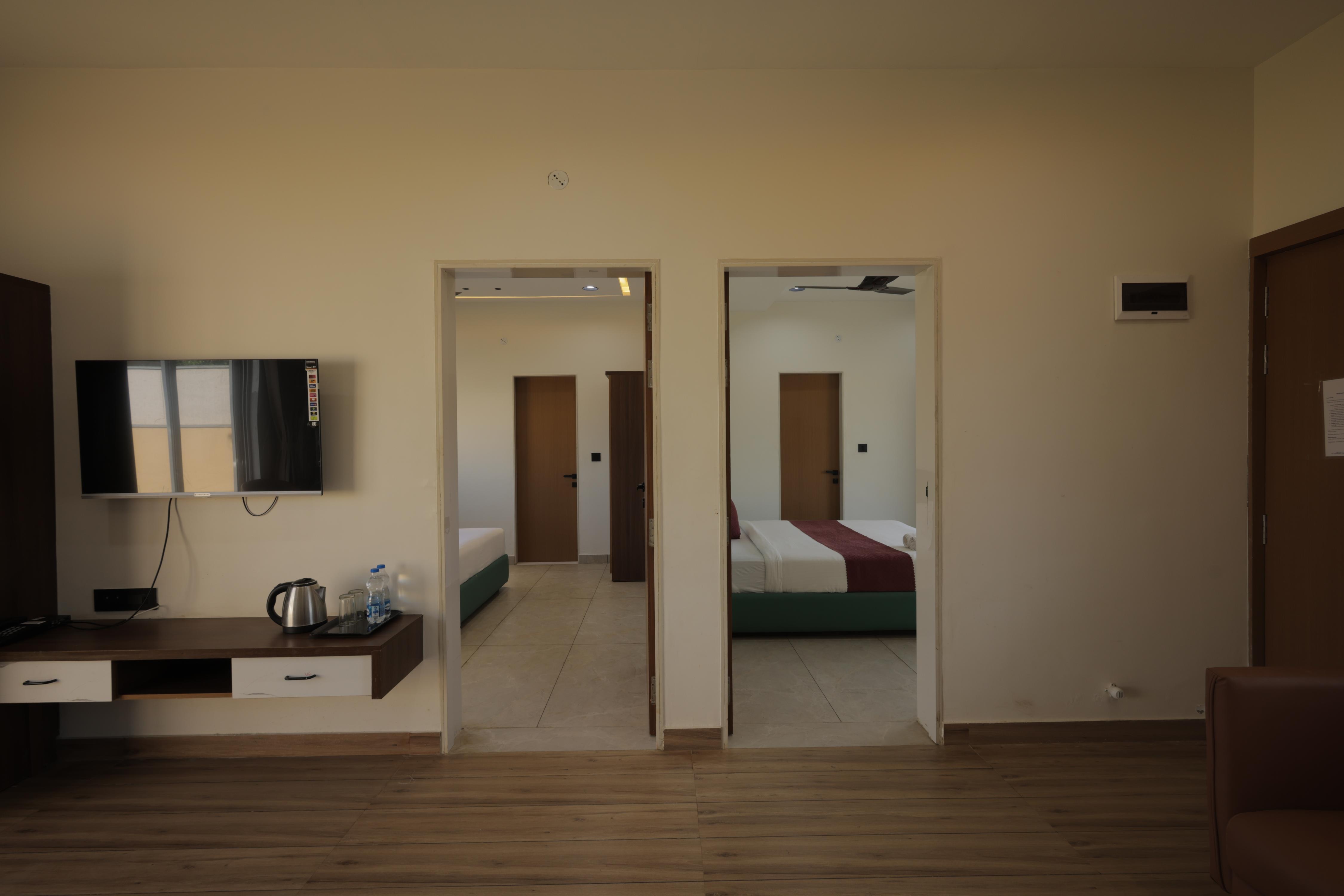Shree Jalaram Resort - Tap to explore photos