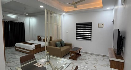 The Mountmist Apartment Kakkanad Room Type - Premium King Room Balcony
