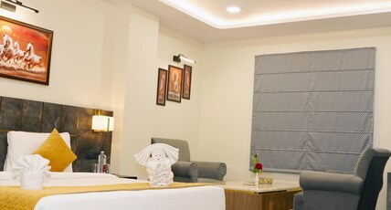 ShriGo Hotel Banaras Room Type - Superior Room