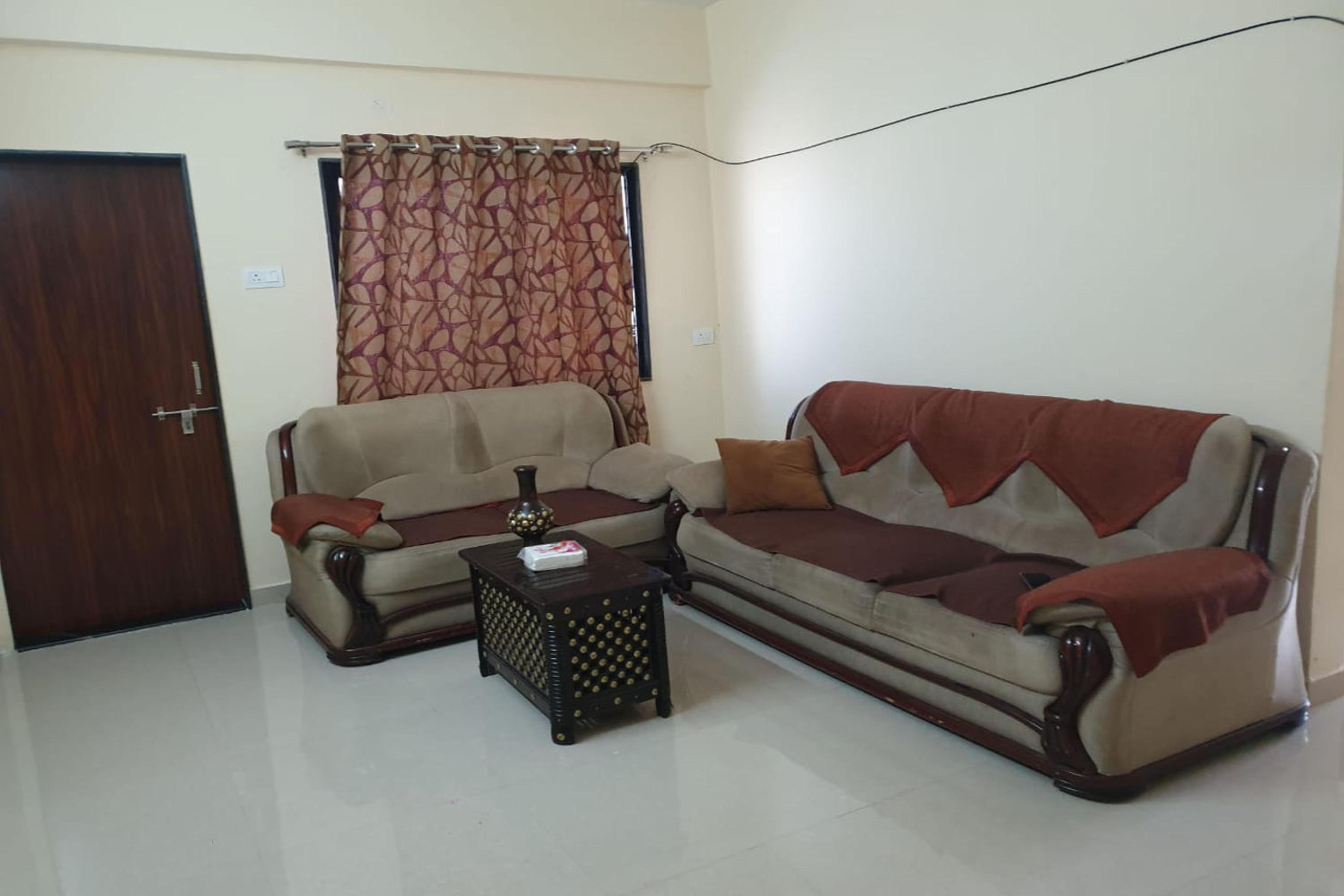 1BHK Cozy Stay - Tap to explore photos