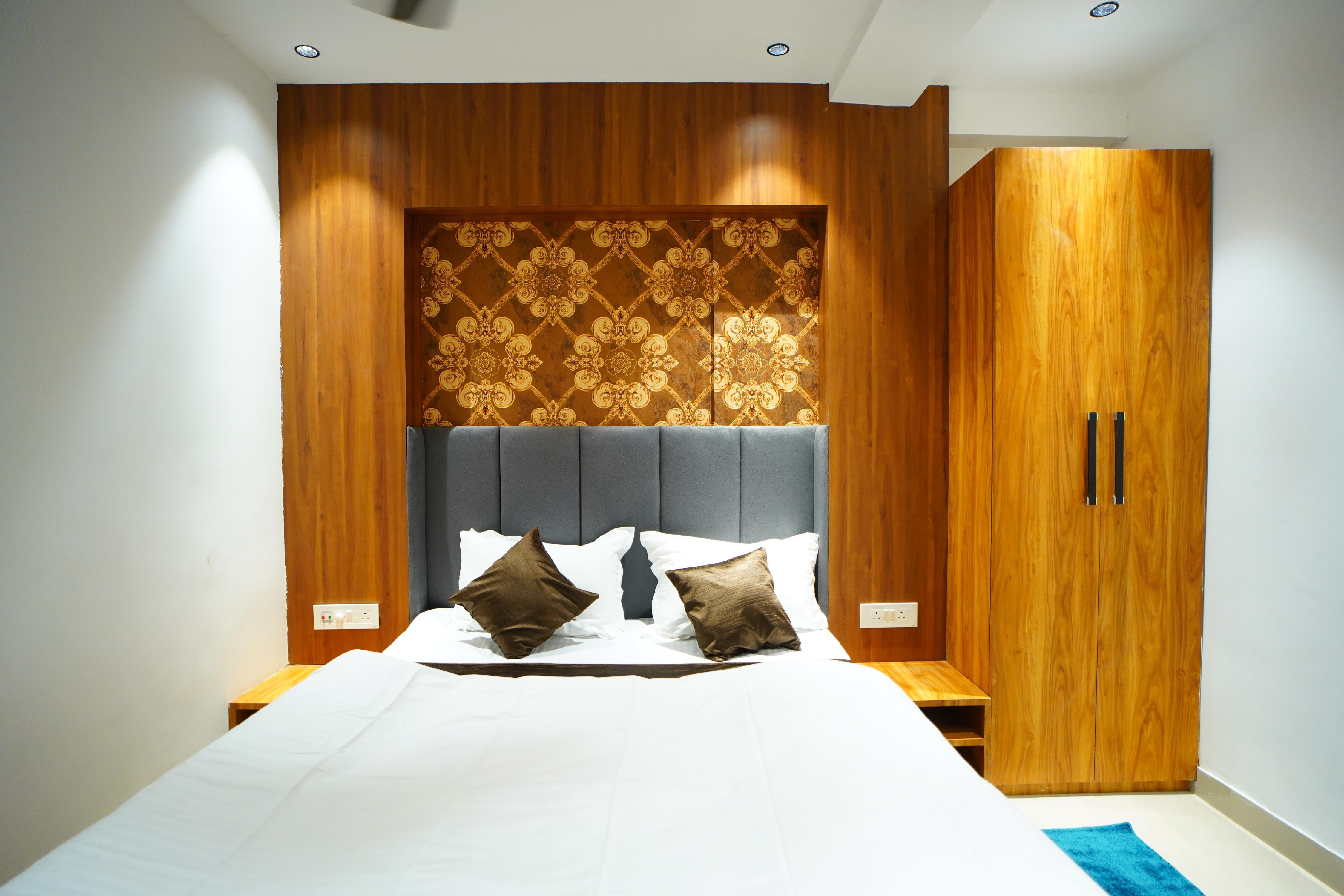 JRF Residency || Premium Rooms || 7 mins from Kolkata Airport Room Type - Bedroom 105