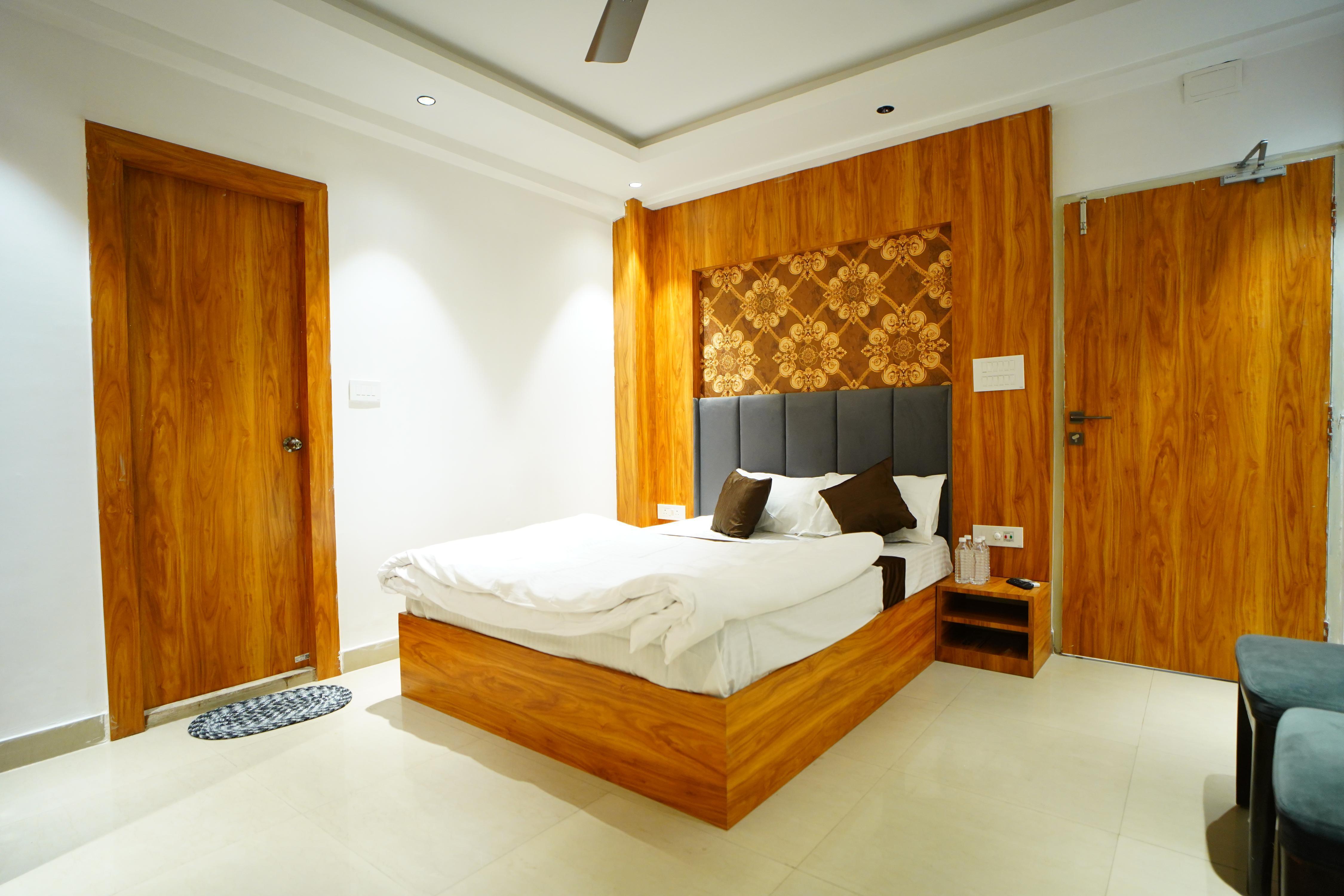 JRF Residency || Premium Rooms || 7 mins from Kolkata Airport Room Type - Bedroom 106