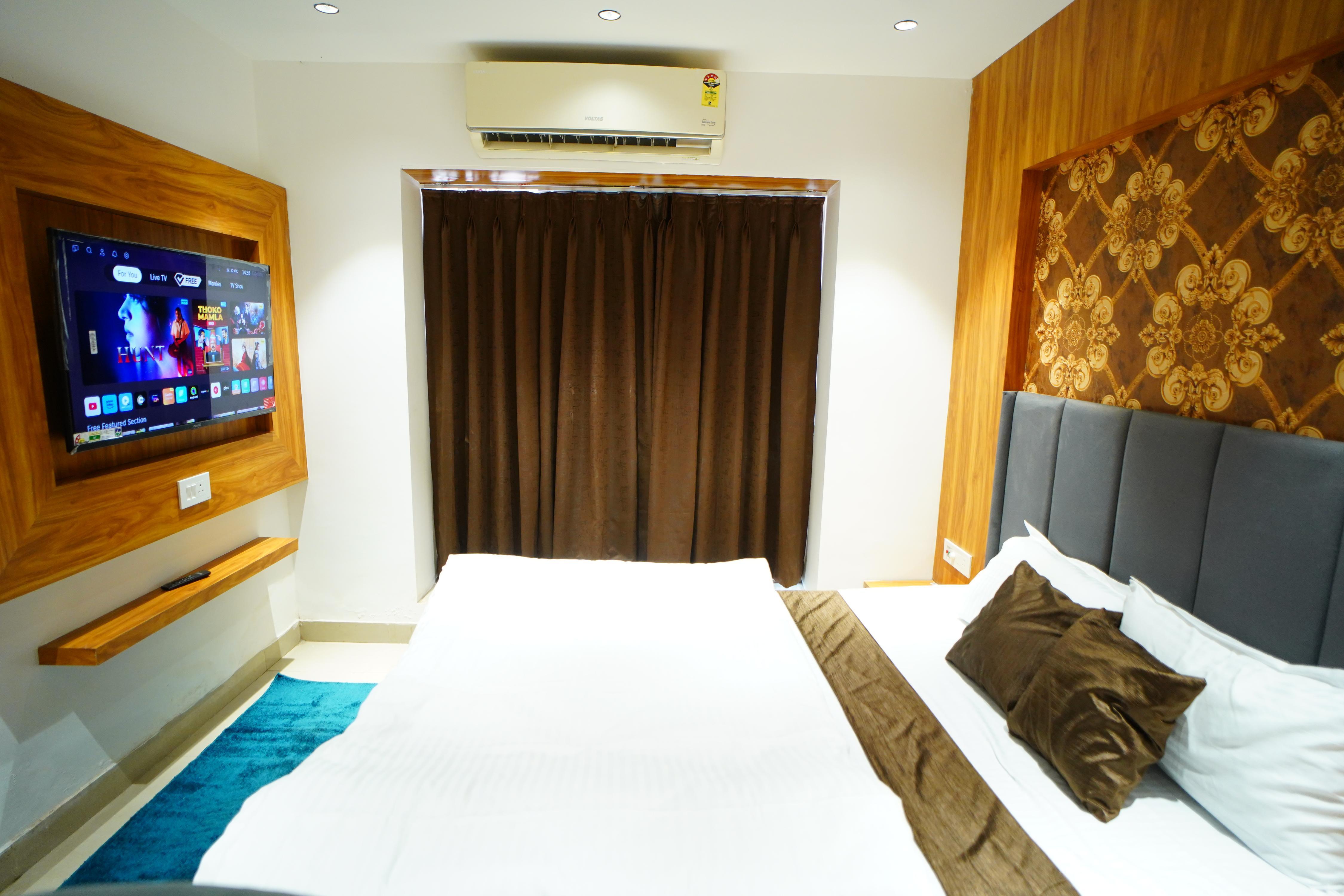 JRF Residency || Premium Rooms || 7 mins from Kolkata Airport Room Type - Bedroom 107