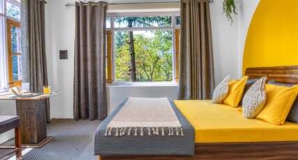 Yaarana Himalayan Nest Room Type - Mt. Apharwat View Room