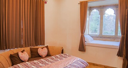 Gulmohar Retreat And Spa Room Type - Honeymoon Suite