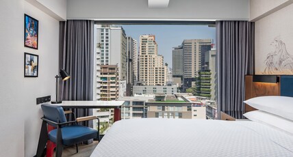 Four Points by Sheraton Bangkok, Sukhumvit 22 Room Type - Deluxe King, Deluxe Guest room, 1 King, Partial City view Four Points by Sheraton Bangkok, Sukhumvit 22 Room Type - Deluxe King, Deluxe Guest room, 1 King, Partial City view