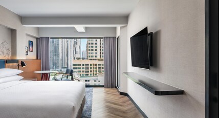 Four Points by Sheraton Bangkok, Sukhumvit 22 Room Type - Deluxe Studio Suite, Studio Suite, 1 King, City view Four Points by Sheraton Bangkok, Sukhumvit 22 Room Type - Deluxe Studio Suite, Studio Suite, 1 King, City view