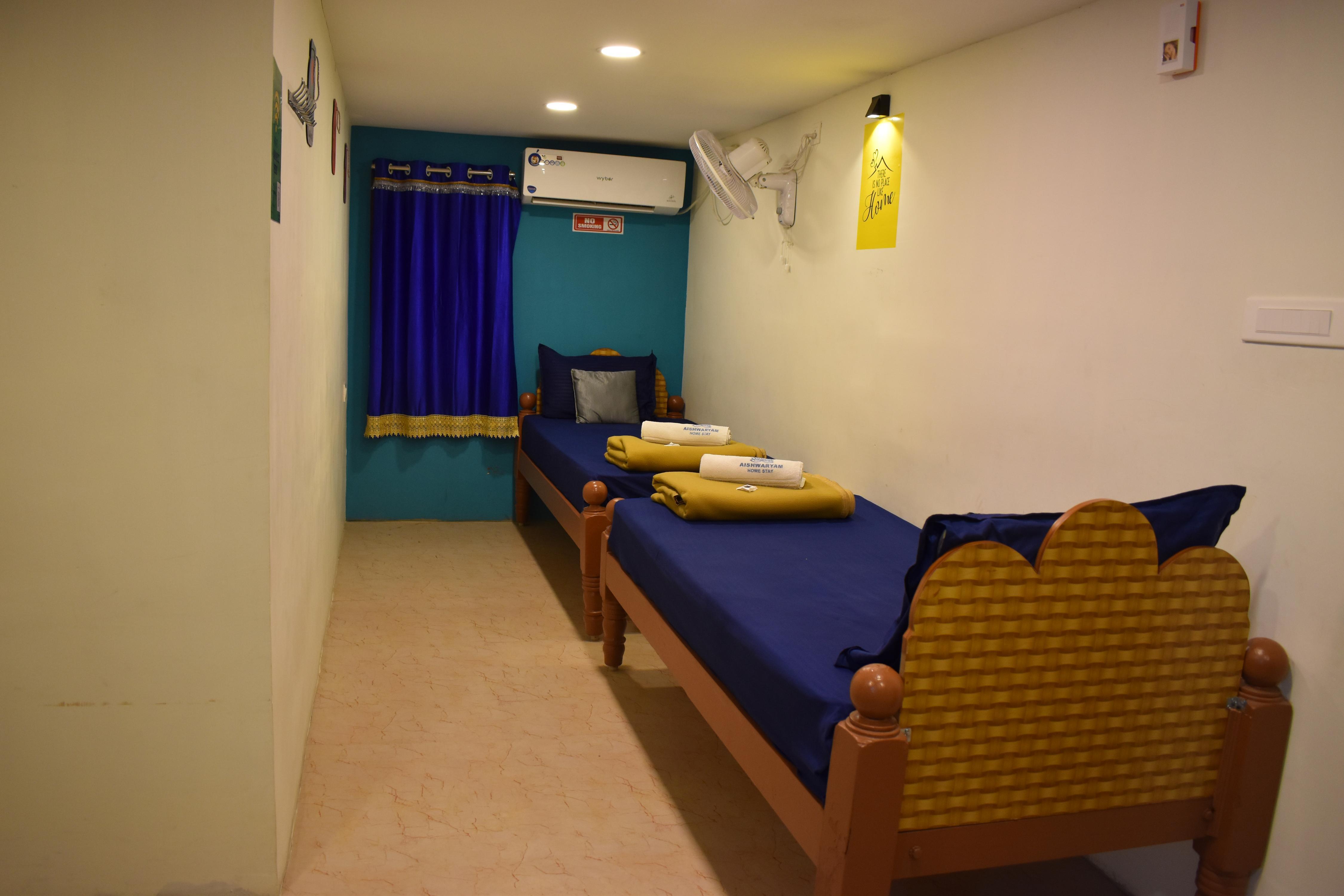 Aishwaryam Home stay Room Type - A6 Standard twin room with sofa