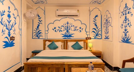Storica Stays Room Type - Deluxe Double Bed (Ensuite)