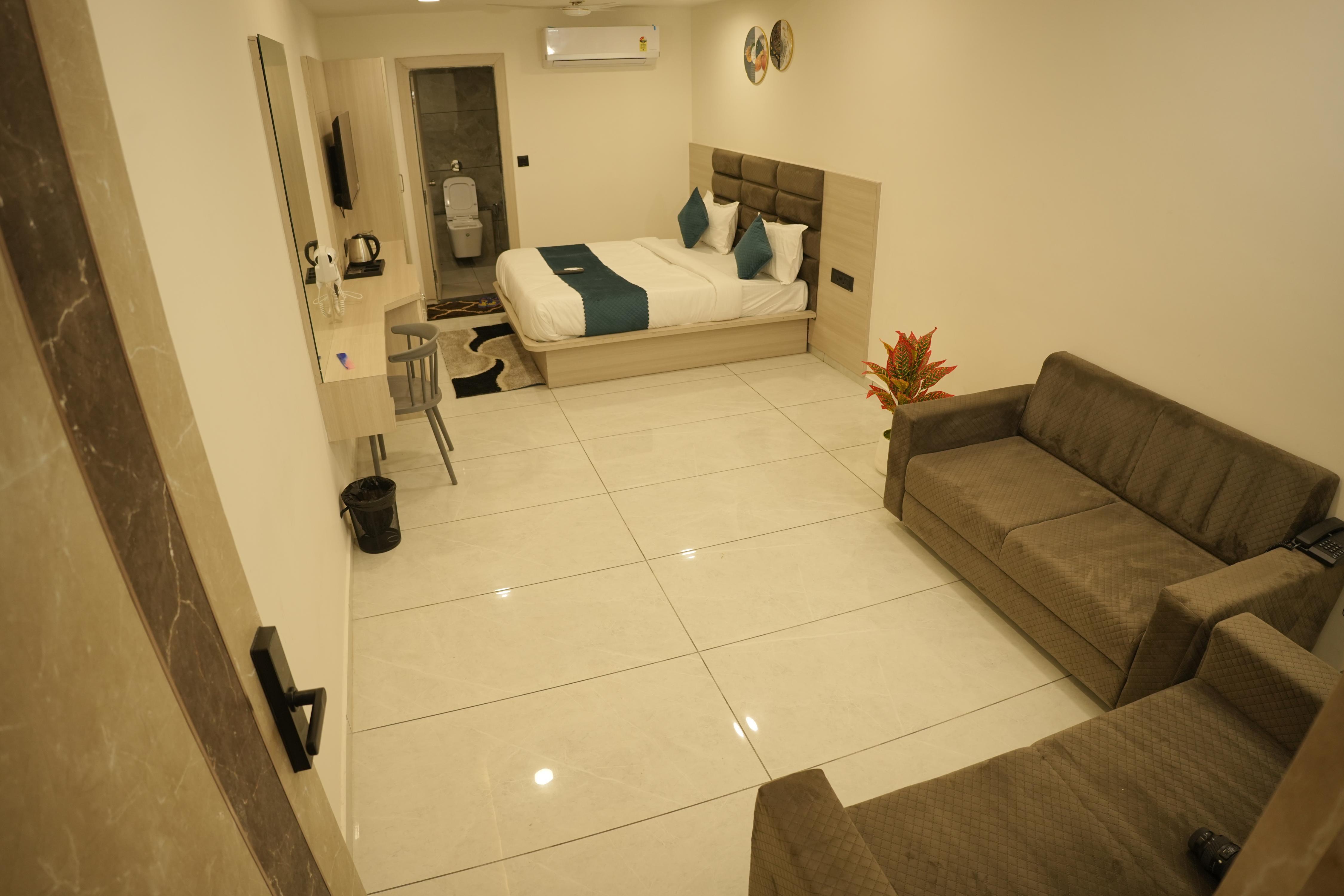 Hotel White Fortune Room Type - Corporate Suite Room With Bathtub