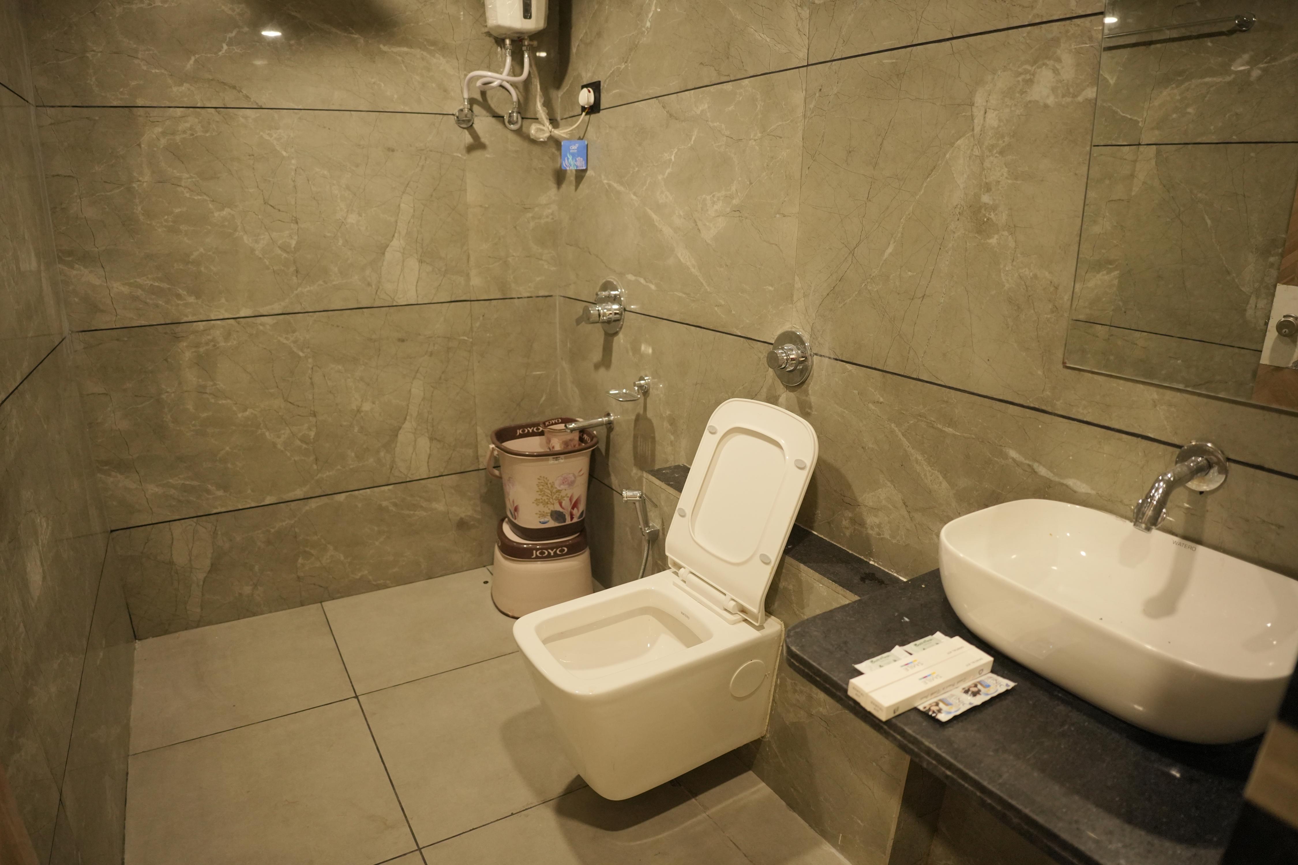 Hotel White Fortune - Tap to explore photos