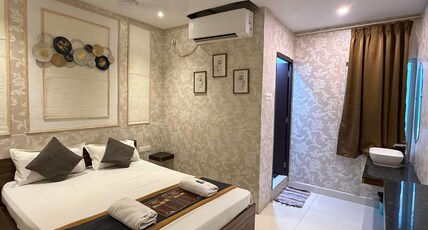 SNR CLOUD9 HOTELS Room Type - DELUXE ROOM SNR CLOUD9 HOTELS Room Type - DELUXE ROOM