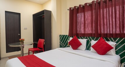 Kailash Park Hotel Room Type - Deluxe Double Room