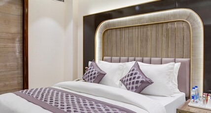 Gold The Prime - 5 Mins Walk from Connaught Place Room Type - Deluxe Suite Gold The Prime - 5 Mins Walk from Connaught Place Room Type - Deluxe Suite