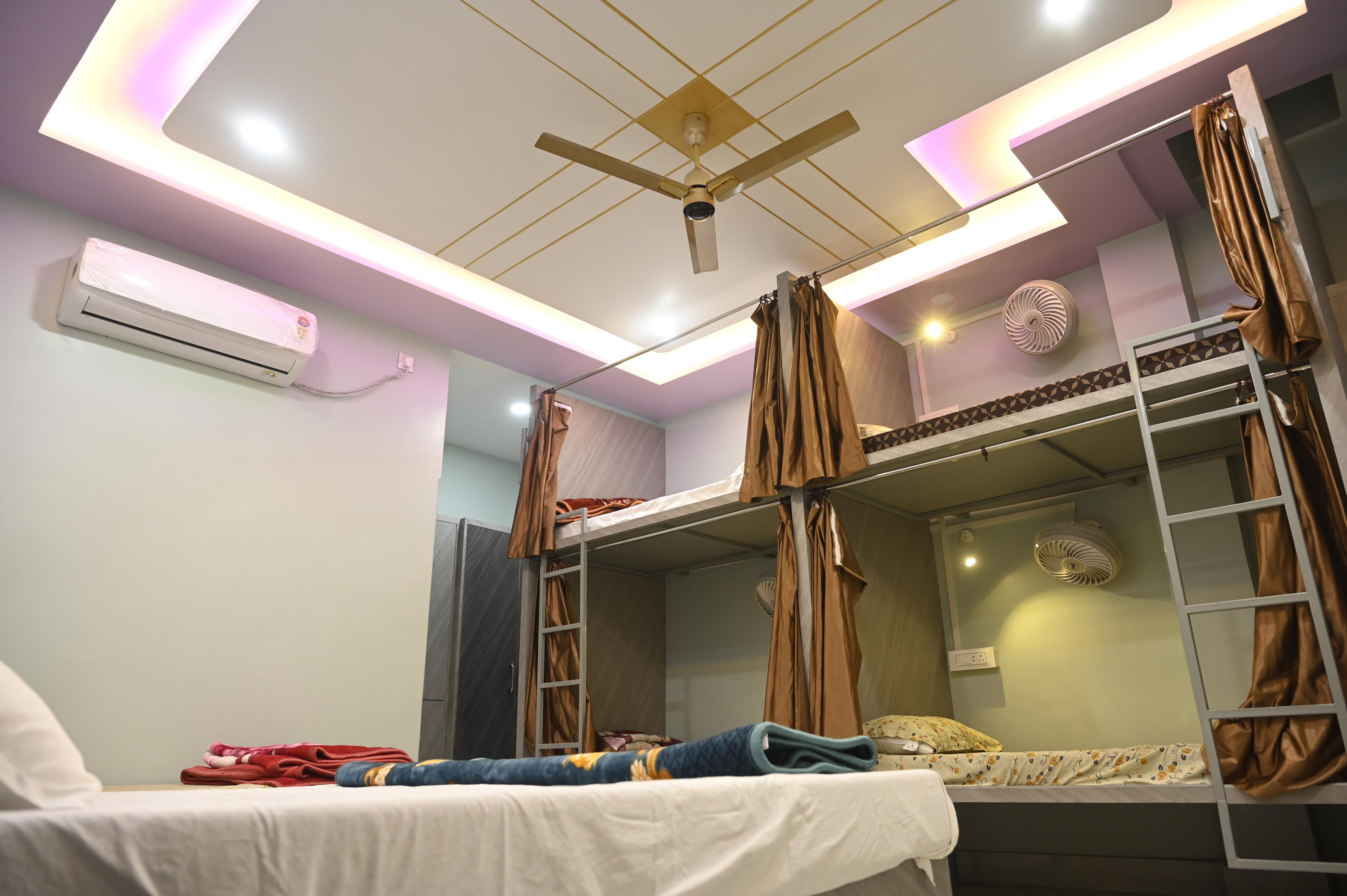 Kashi Om Vilas | Rooms & Dorms - Tap to explore photos