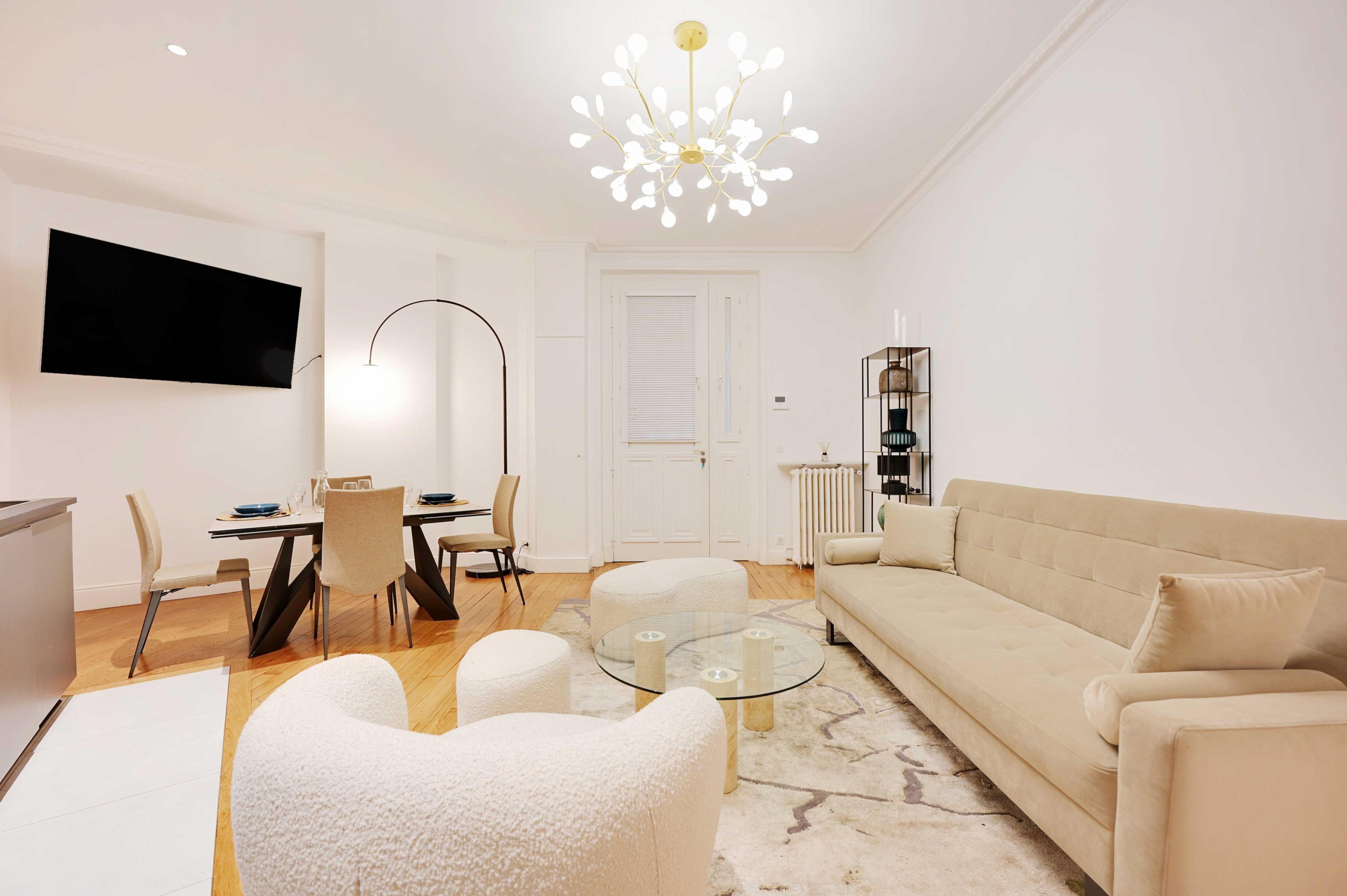 Superb apartment with terrace 2BR/4P Trocadero - Tap to explore photos