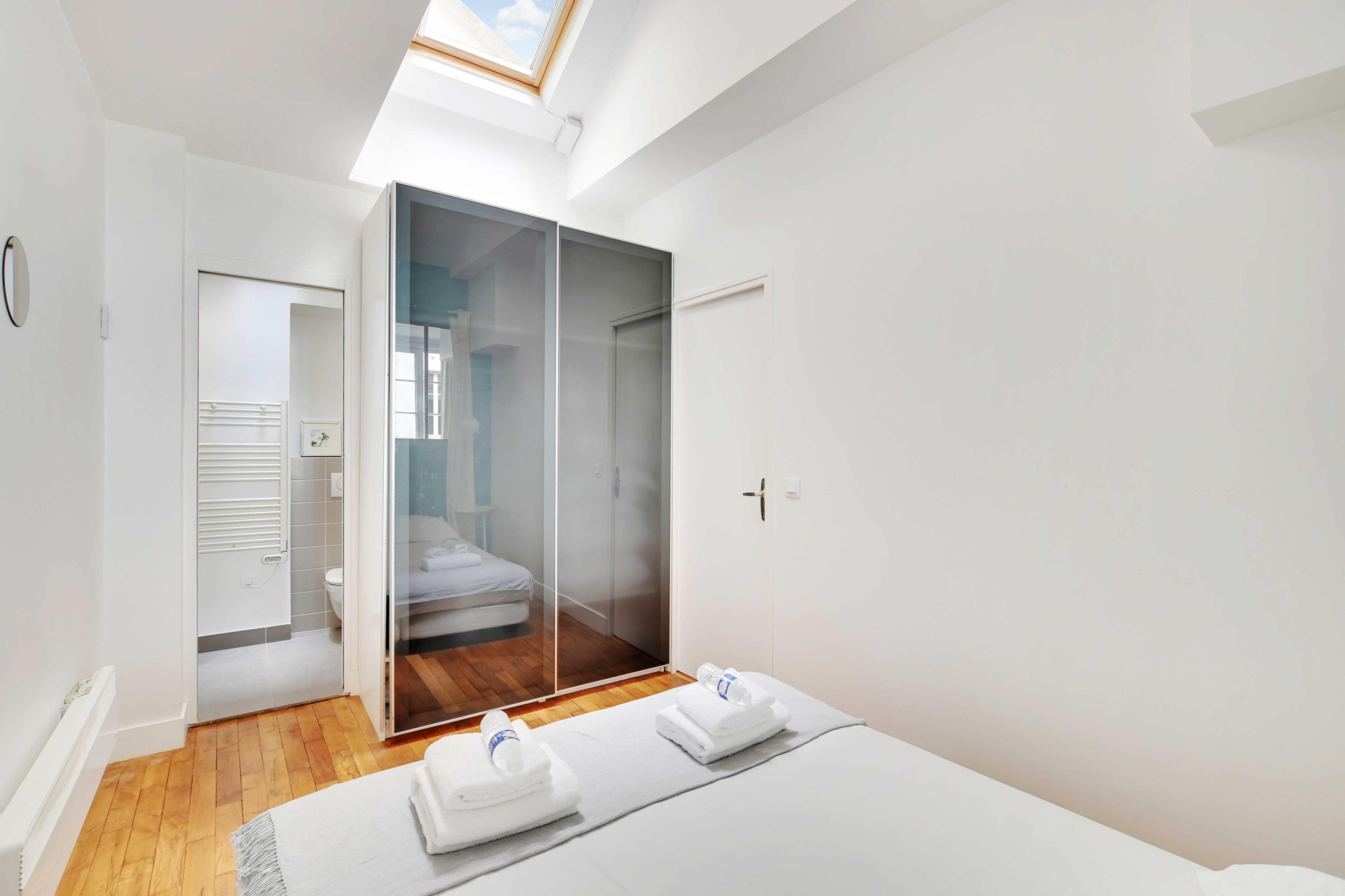 Charming apartment - 1BR-6P - Sentier - Tap to explore photos